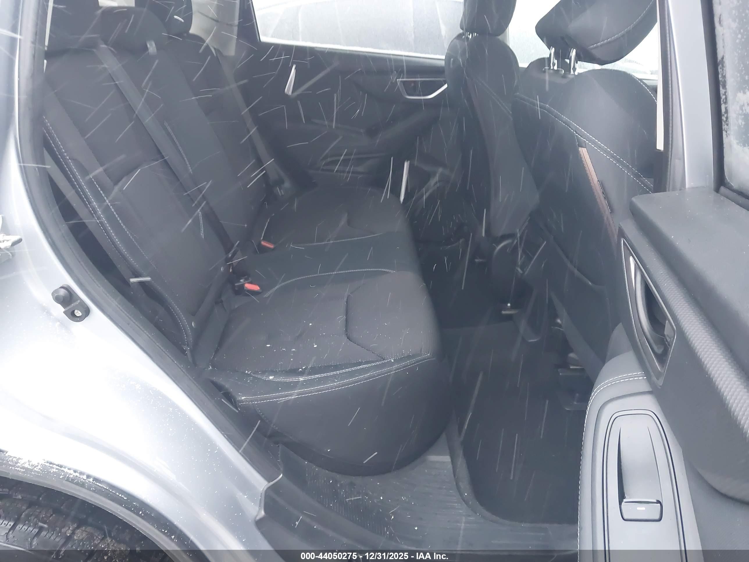 SUBARU FORESTER image 8
