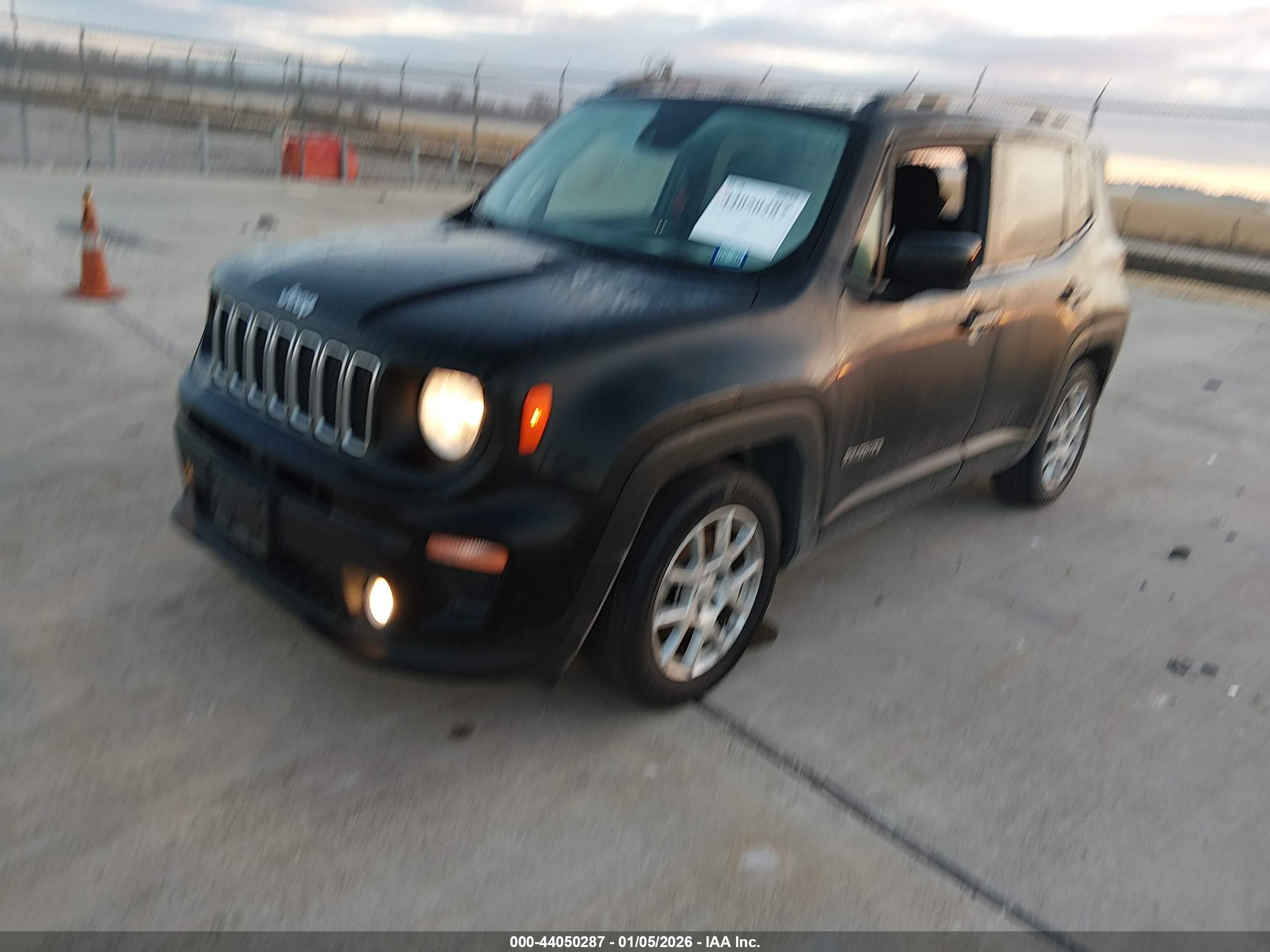 JEEP RENEGADE image 2