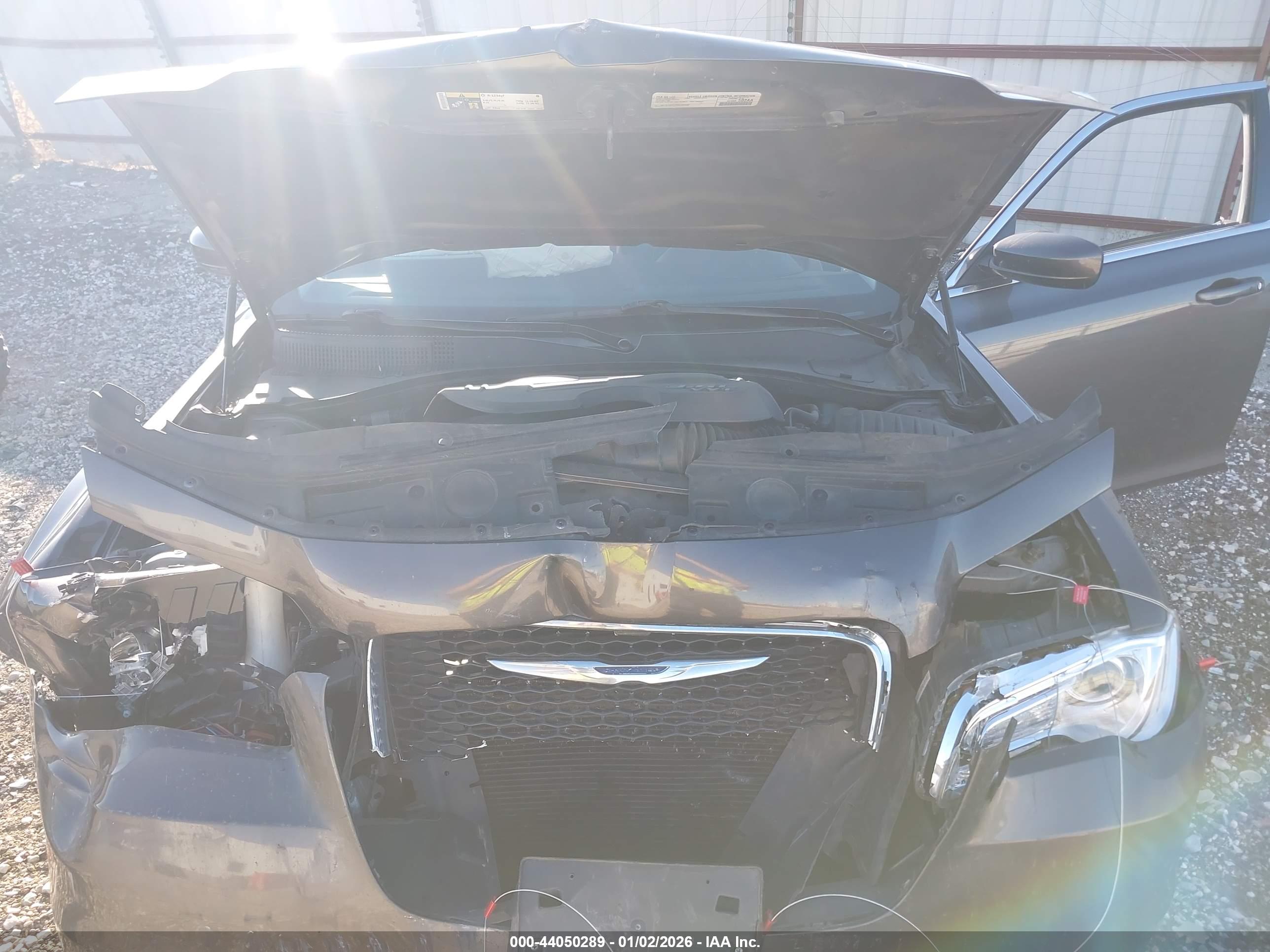CHRYSLER 300 image 10