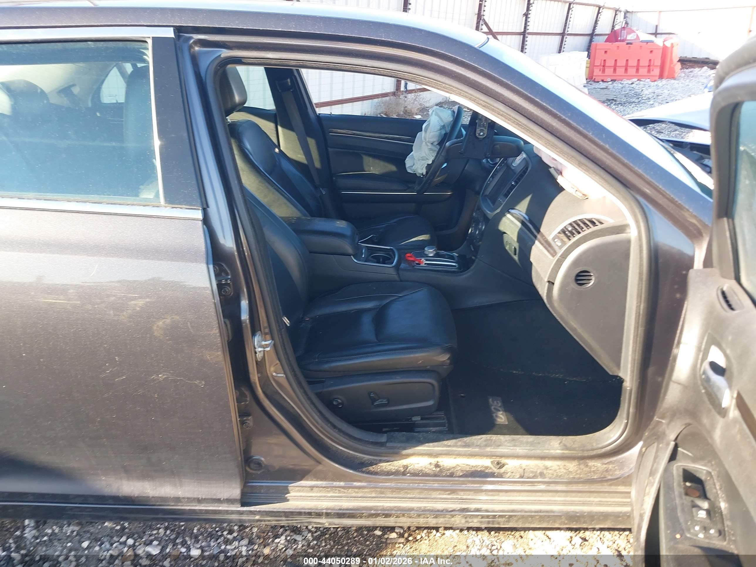 CHRYSLER 300 image 5