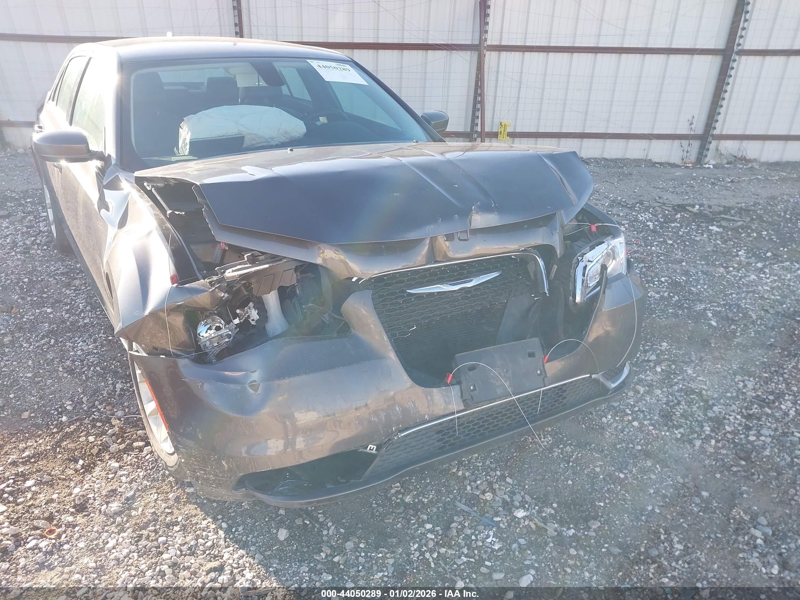 CHRYSLER 300 image 6