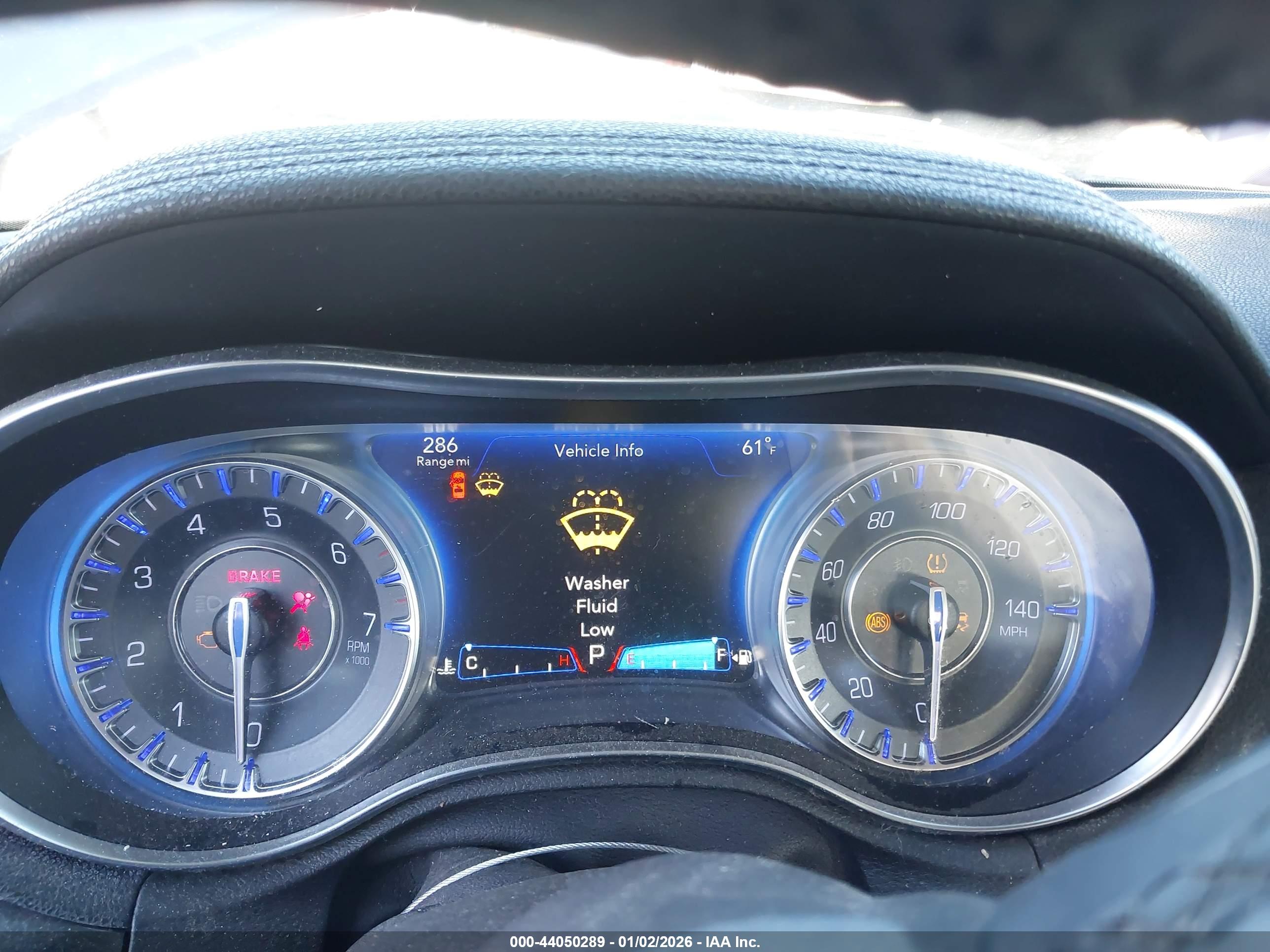 CHRYSLER 300 image 7