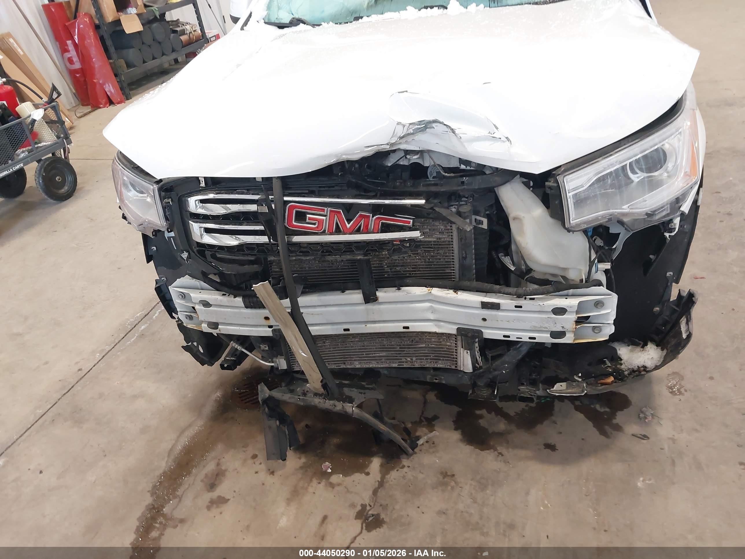 GMC ACADIA image 6
