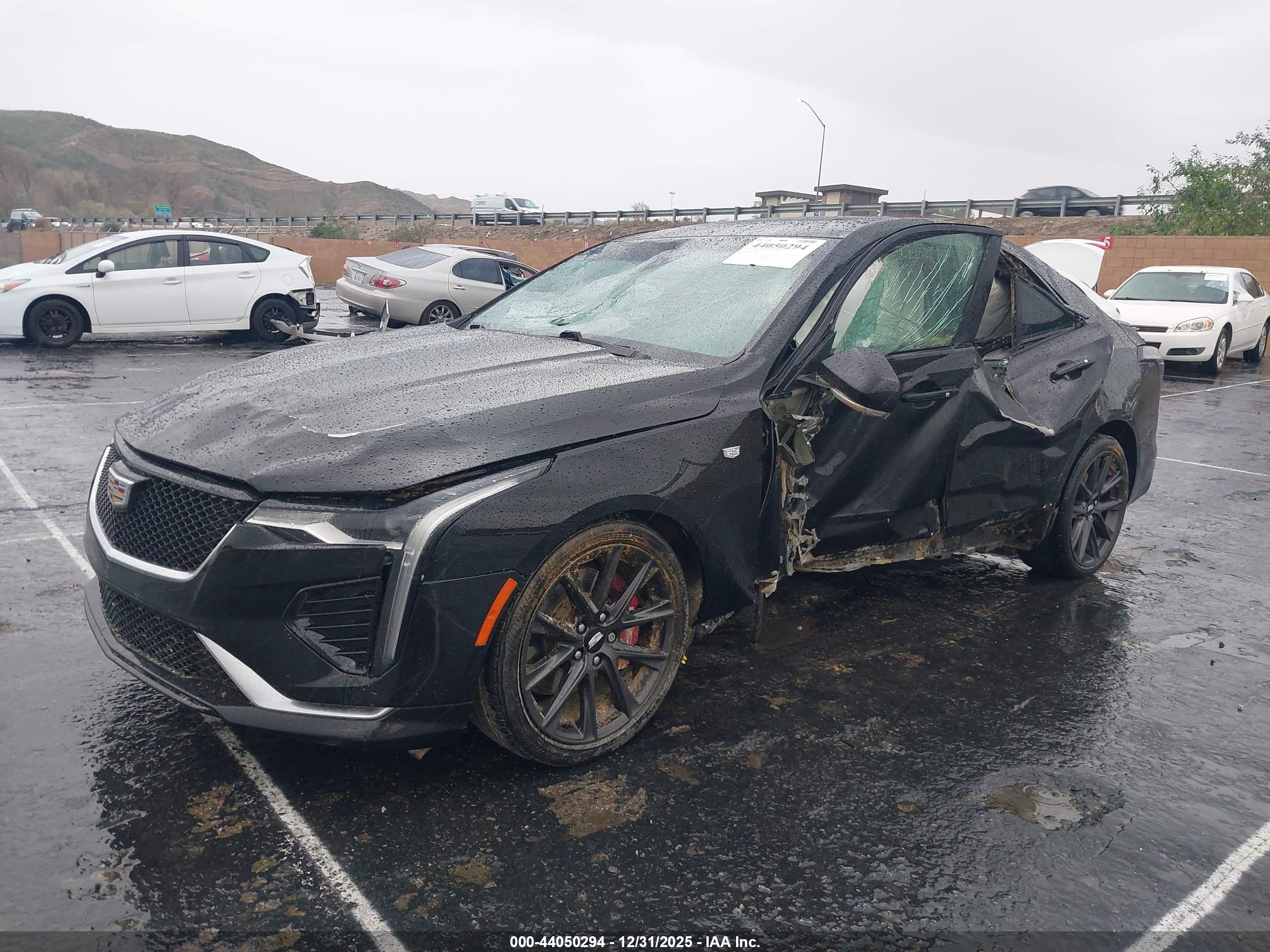 CADILLAC CT4 image 2