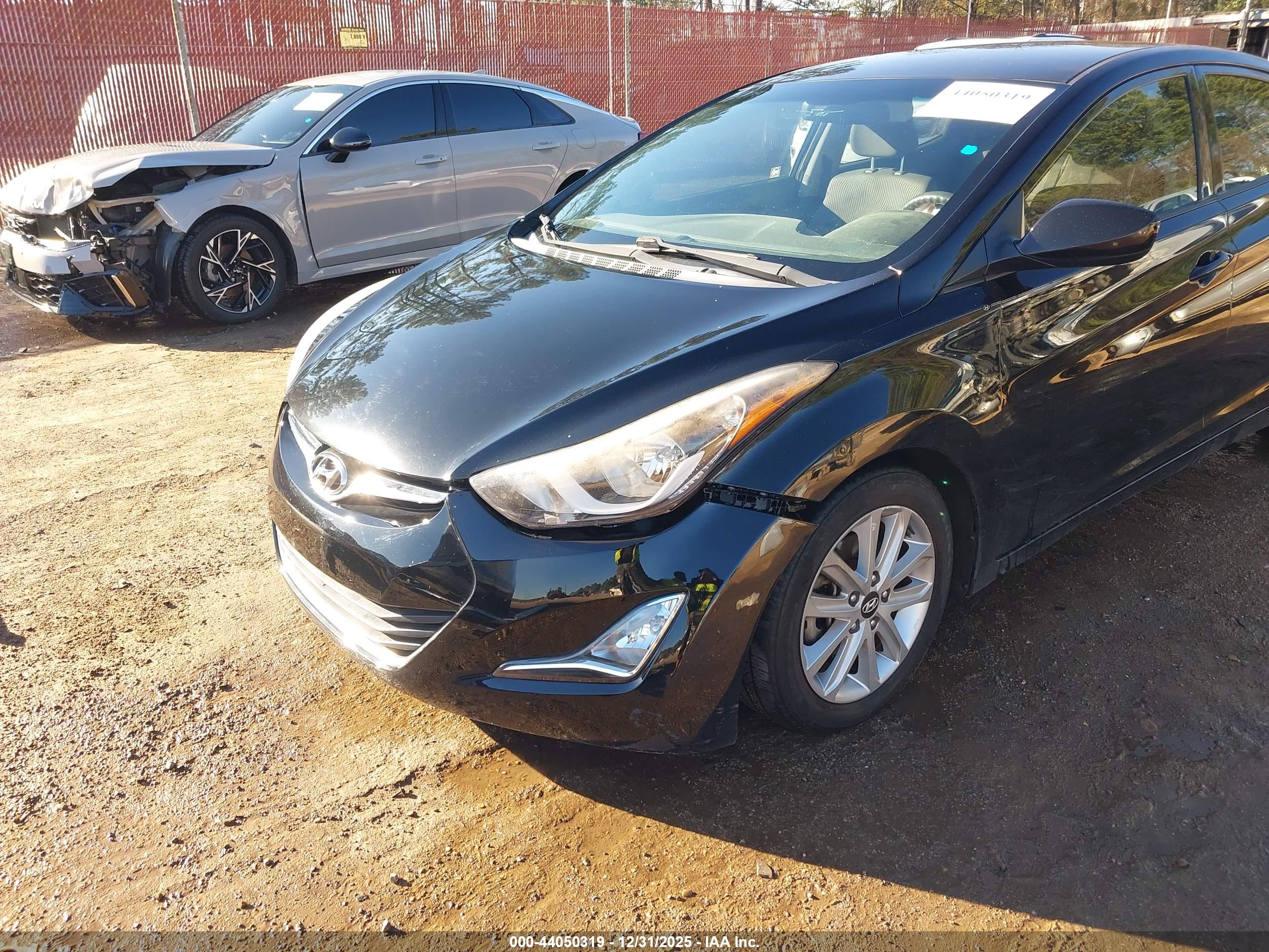 HYUNDAI ELANTRA image 6