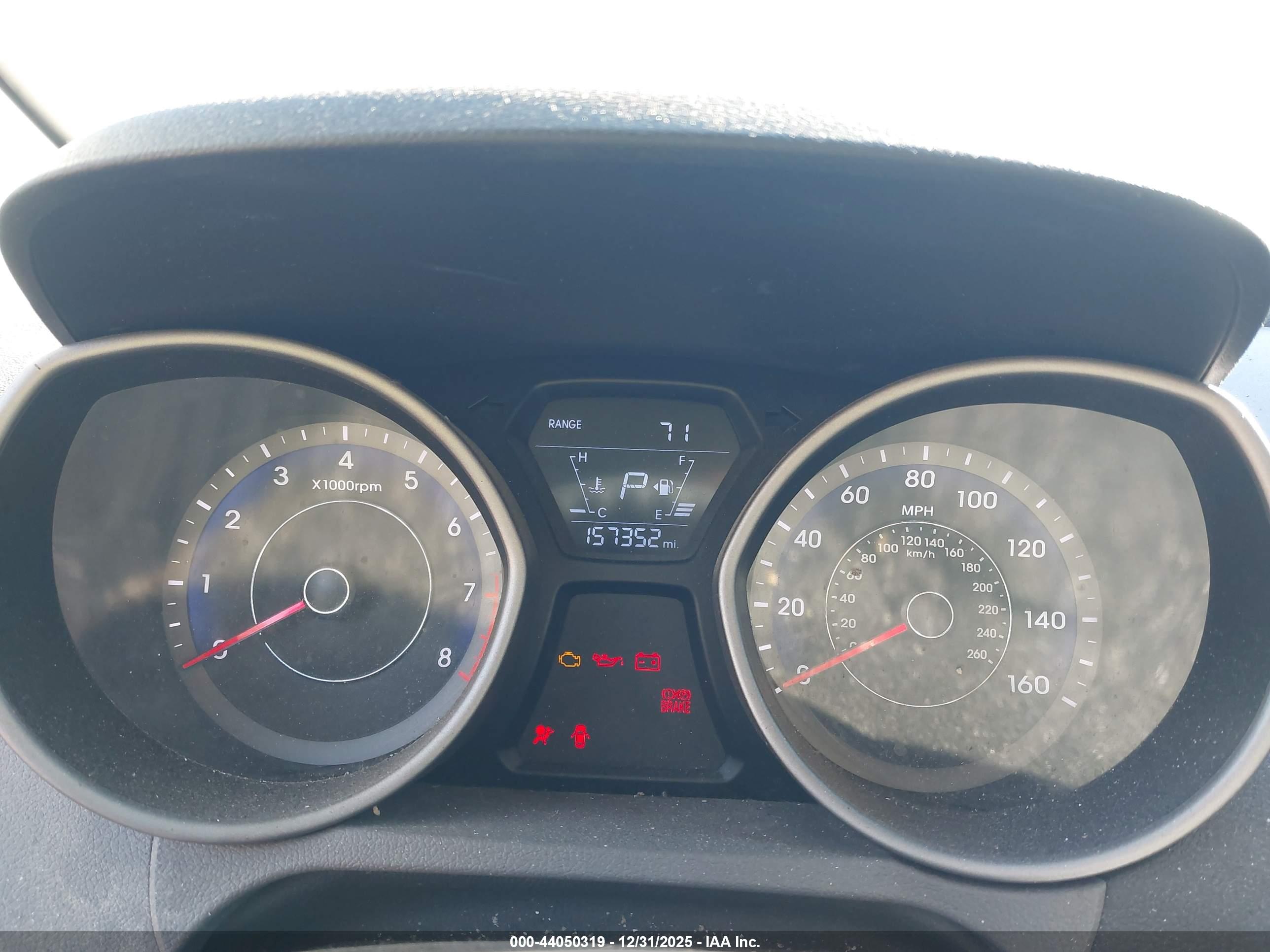 HYUNDAI ELANTRA image 7