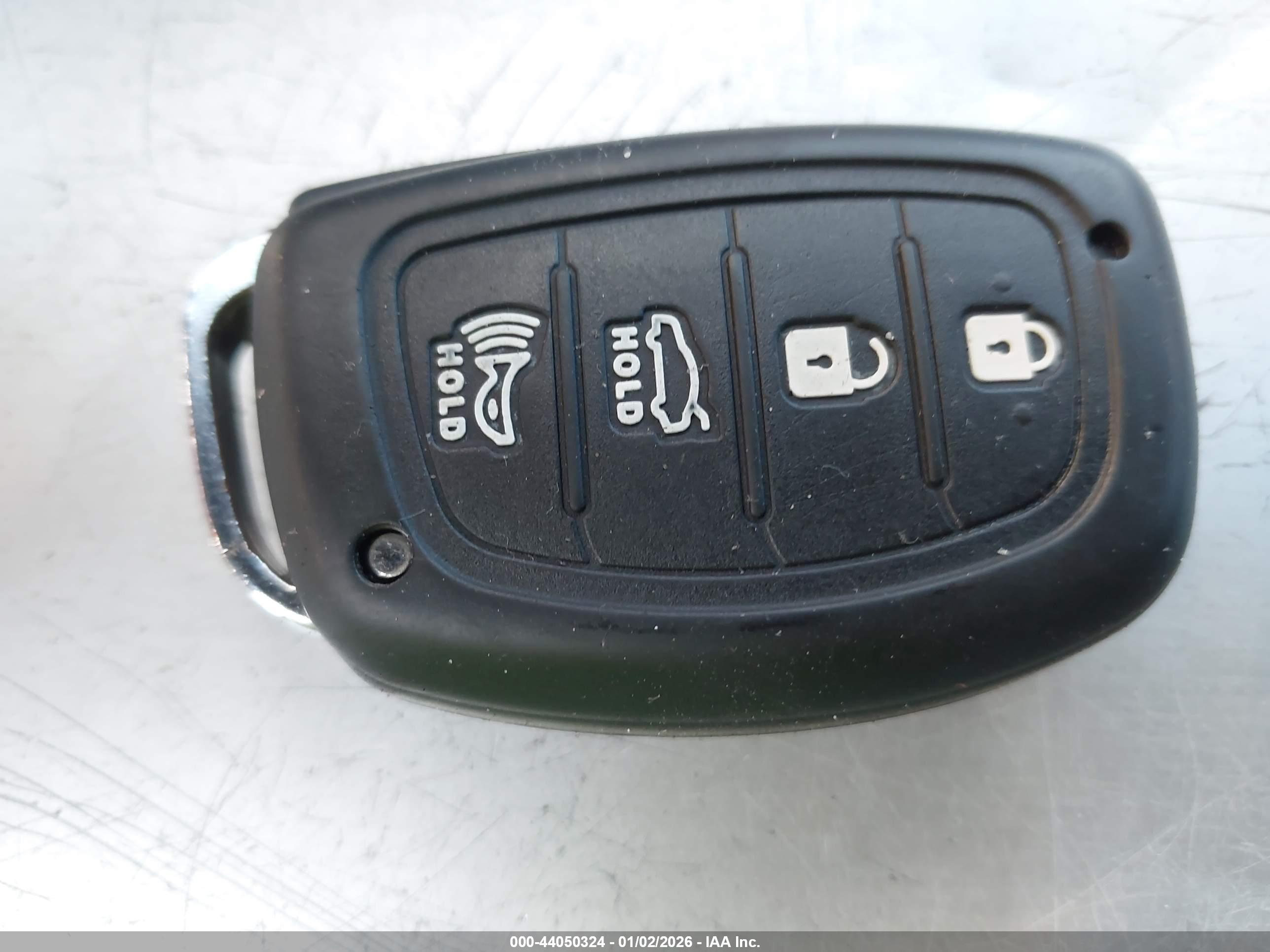 HYUNDAI TUCSON image 11