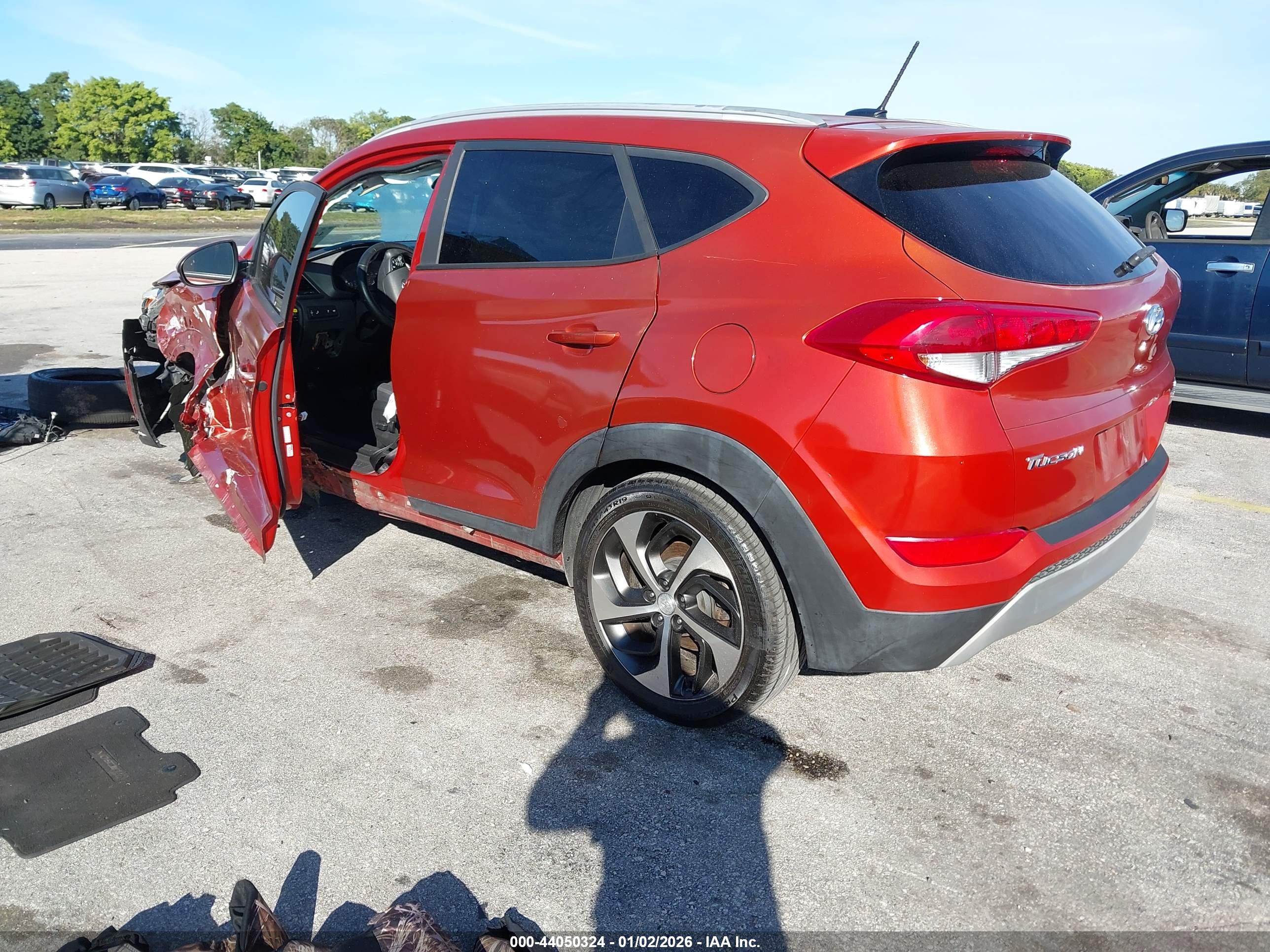 HYUNDAI TUCSON image 3