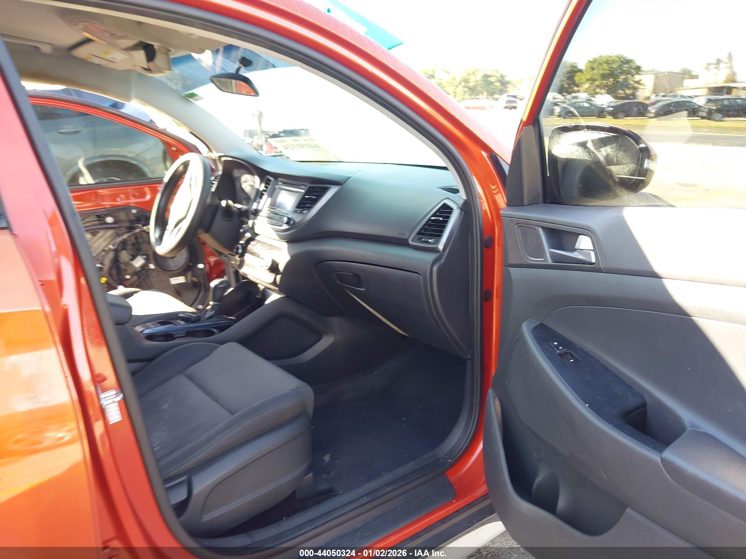 HYUNDAI TUCSON image 5