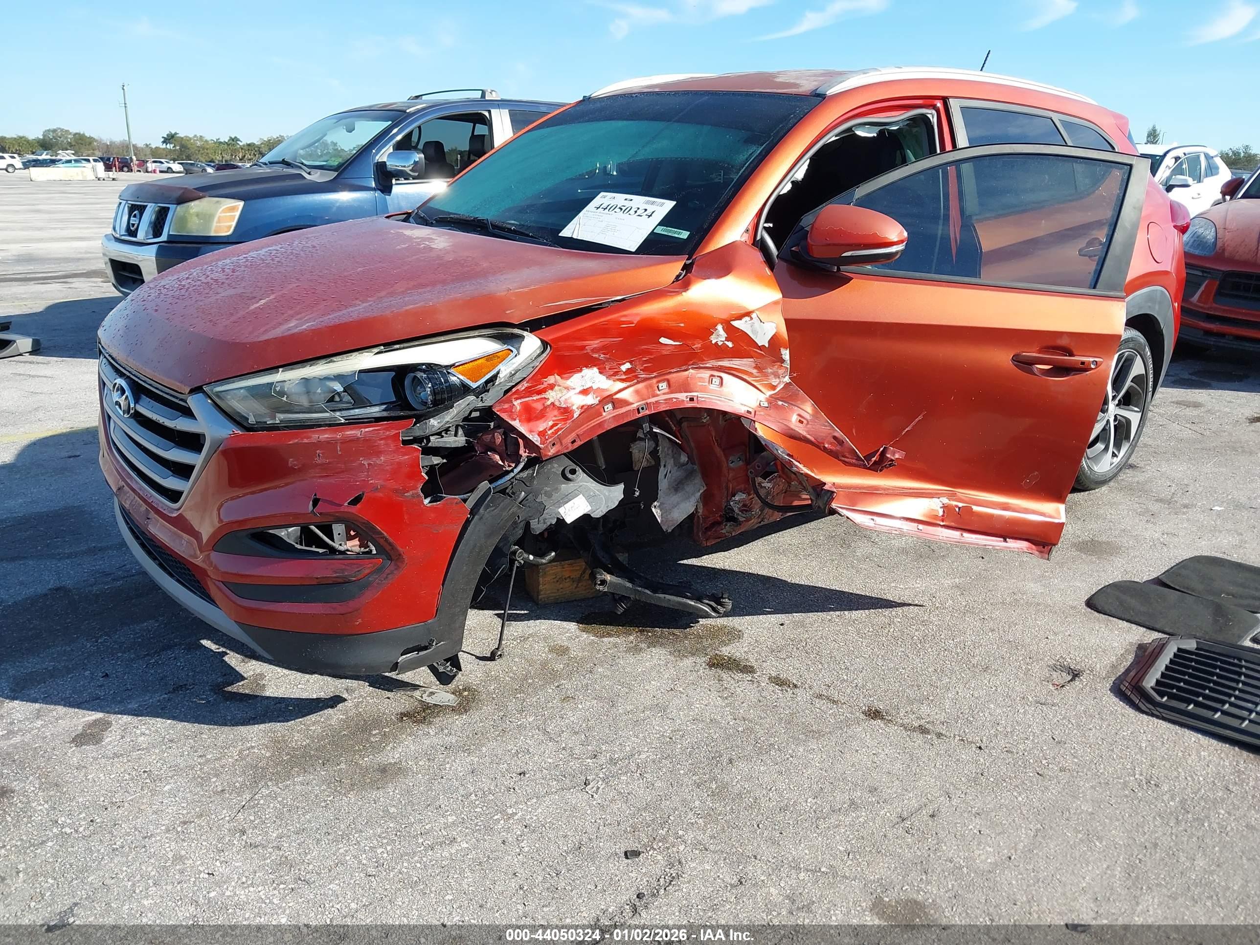 HYUNDAI TUCSON image 6
