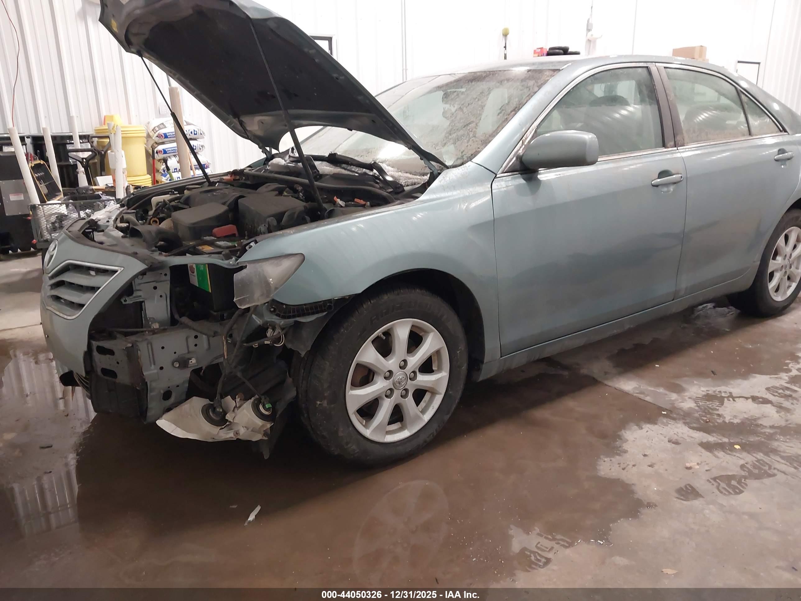 TOYOTA CAMRY image 6