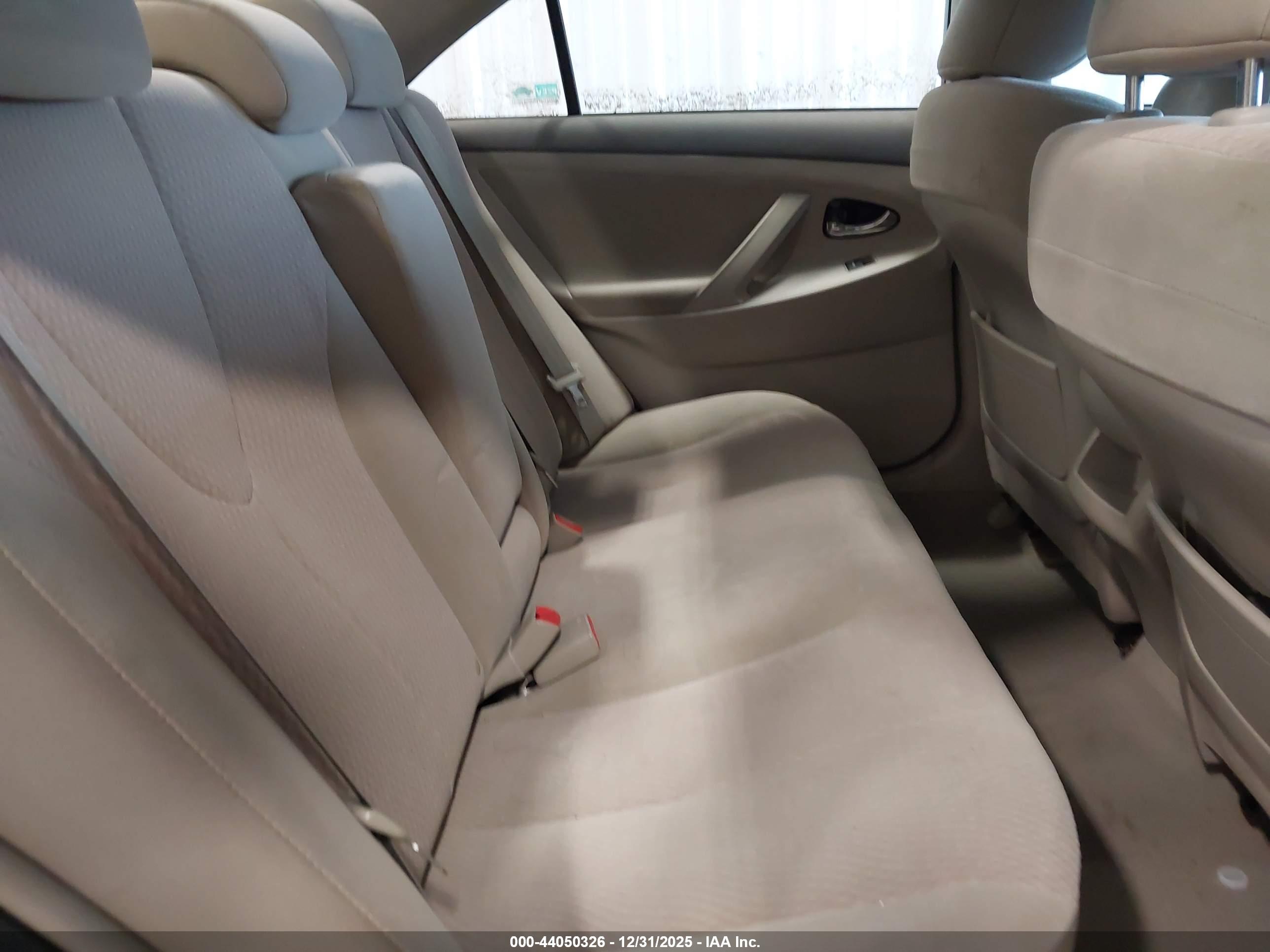 TOYOTA CAMRY image 8
