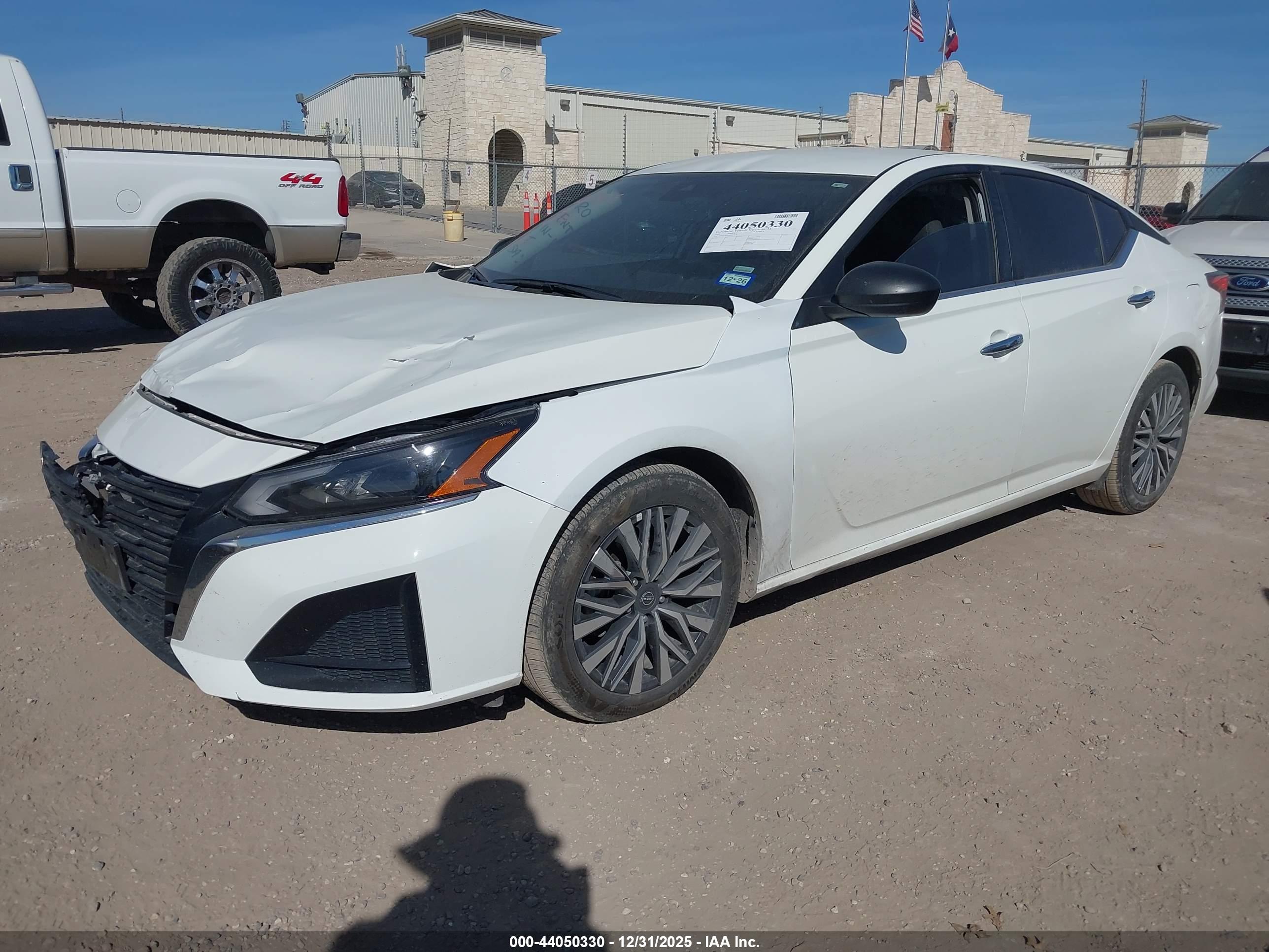 NISSAN ALTIMA image 2