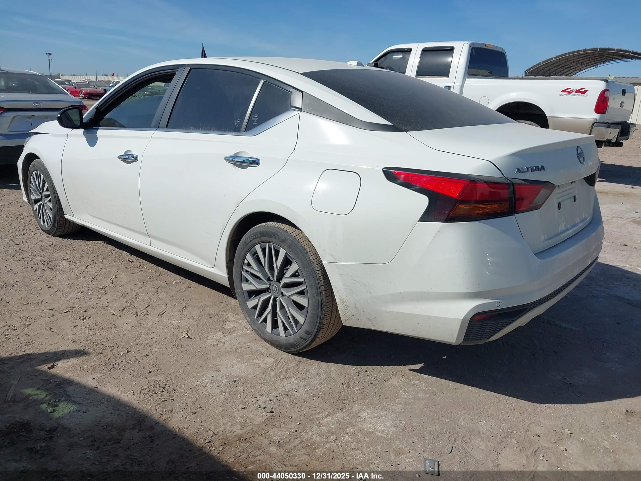 NISSAN ALTIMA image 3