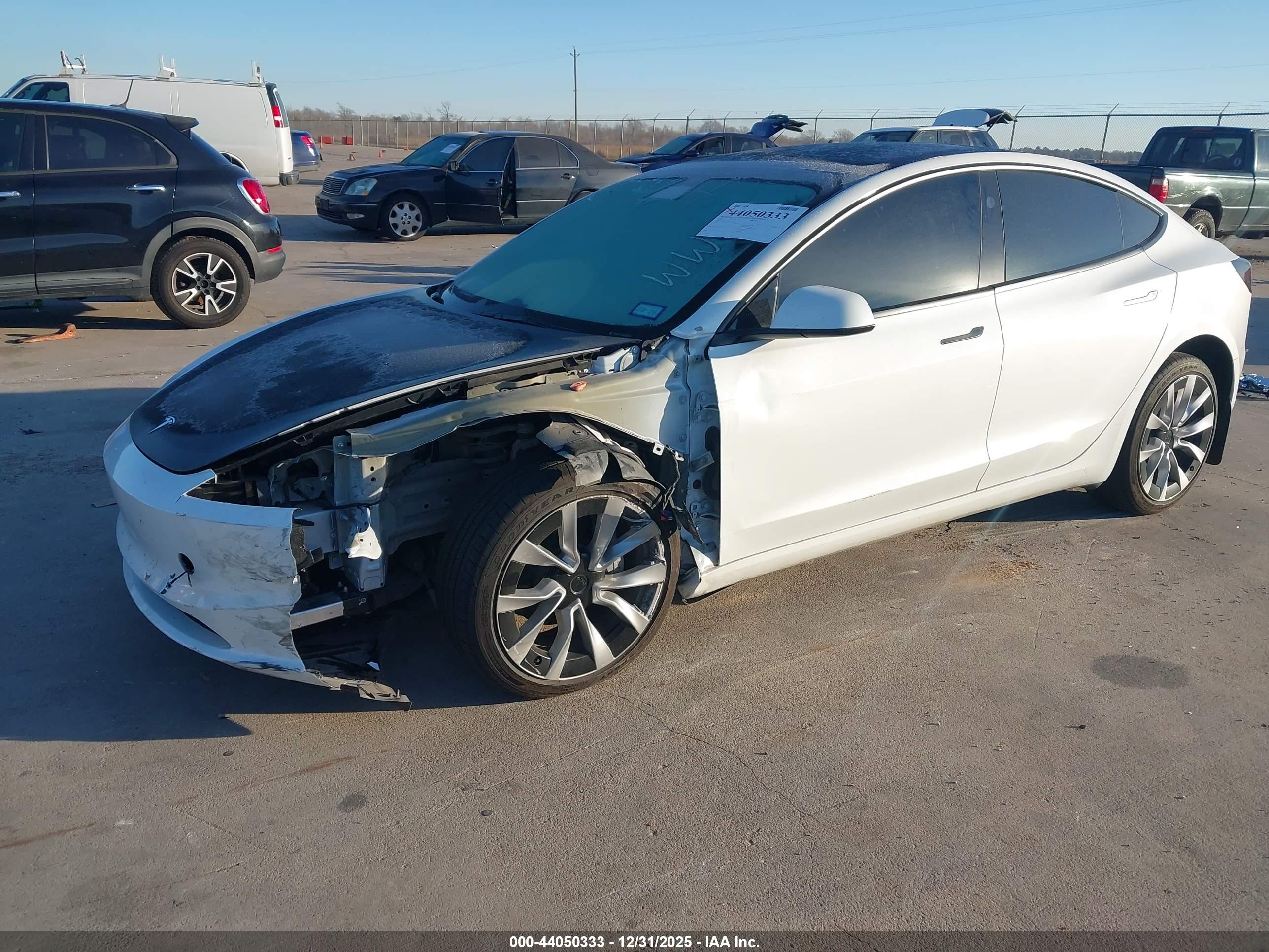 TESLA MODEL image 2