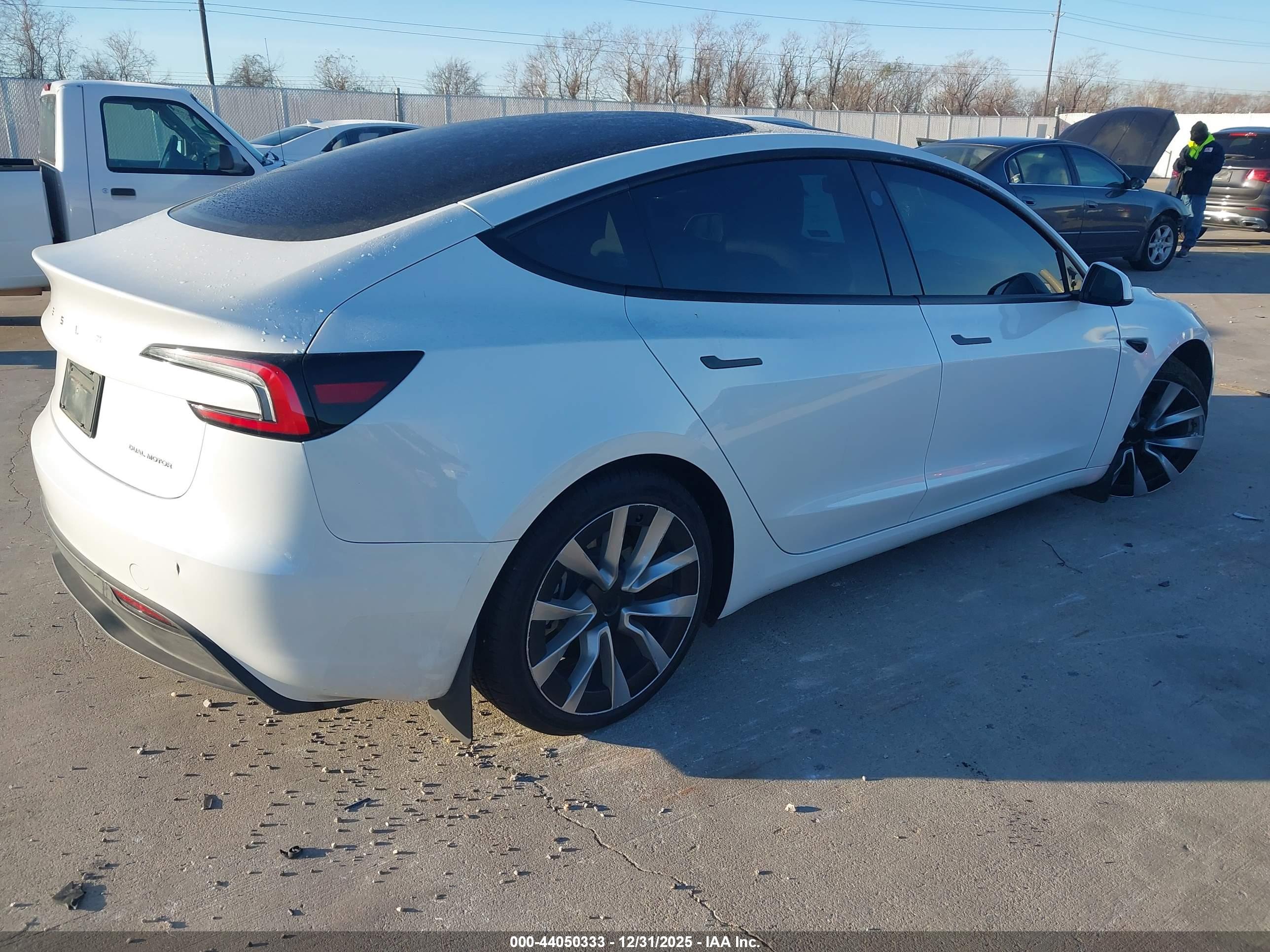 TESLA MODEL image 4
