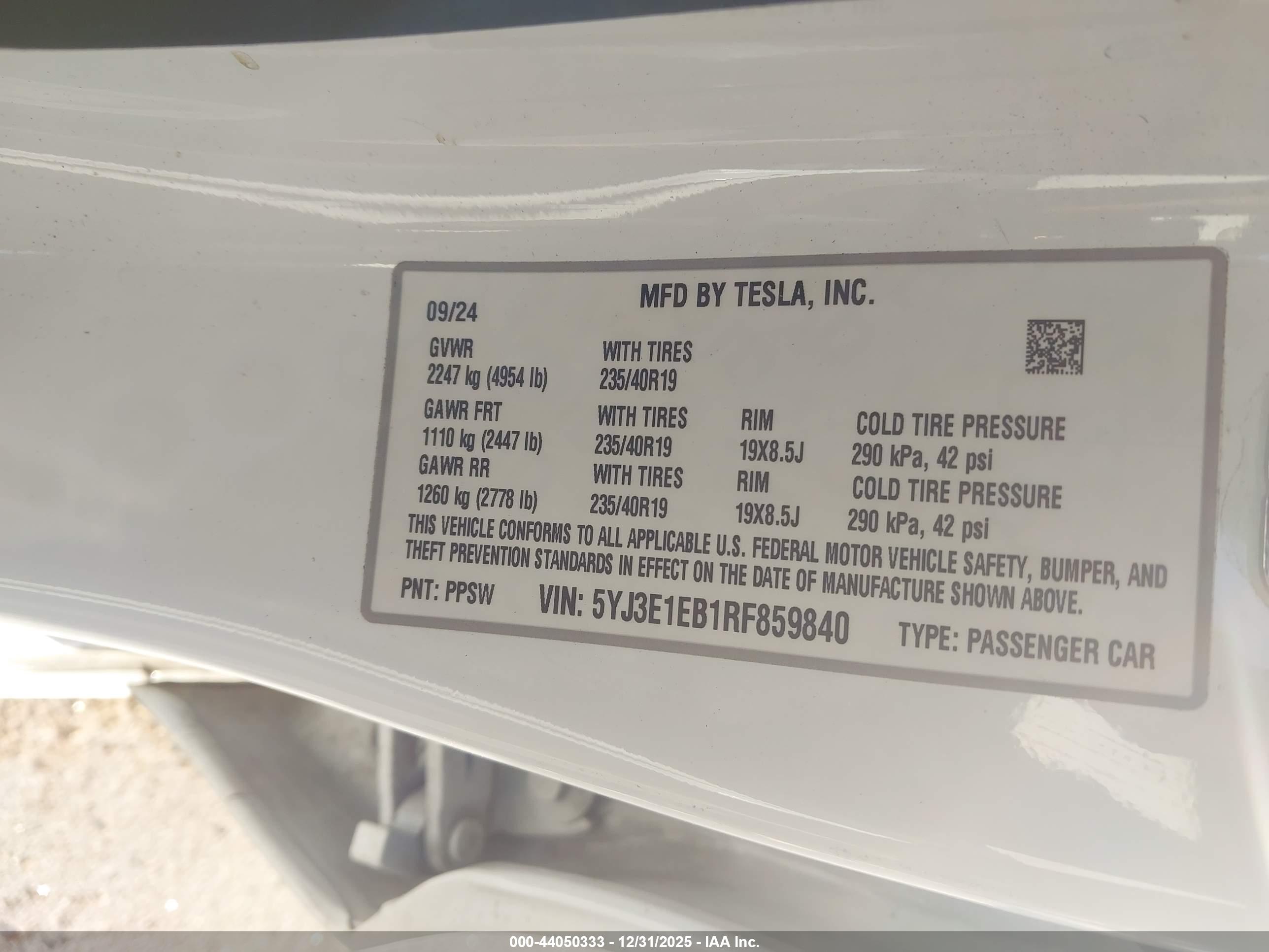 TESLA MODEL image 9