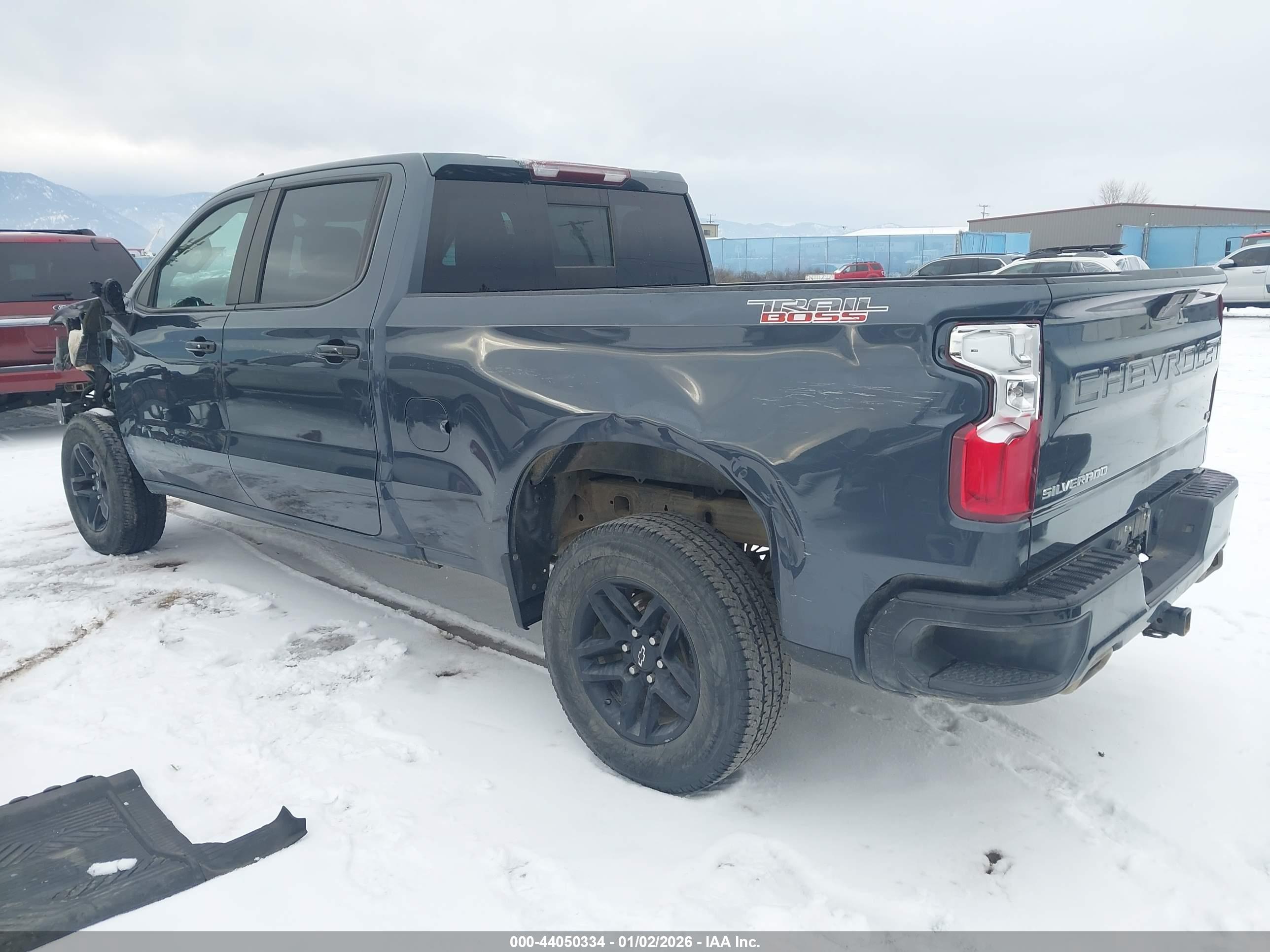 CHEVROLET SILVERADO image 3