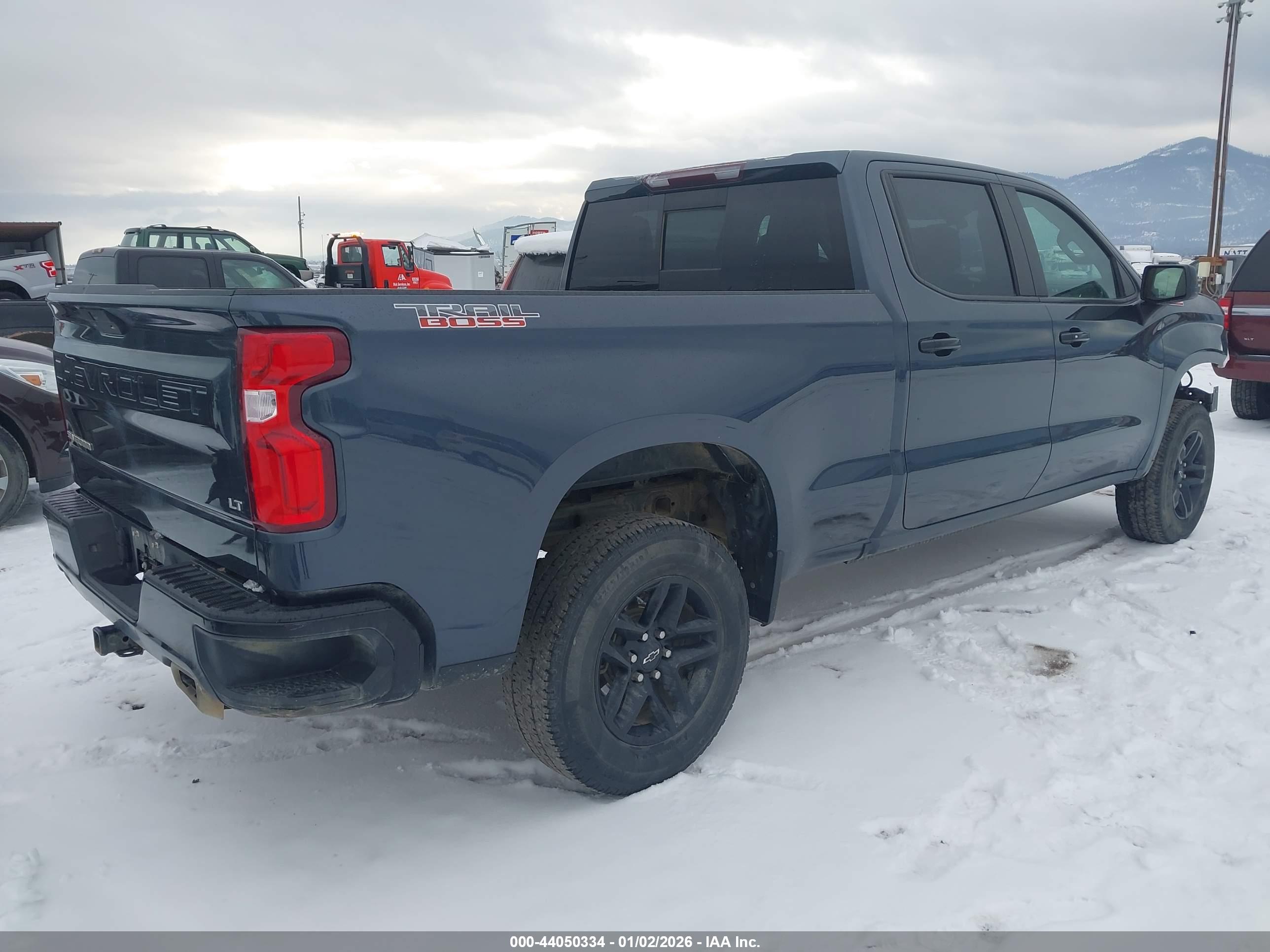 CHEVROLET SILVERADO image 4