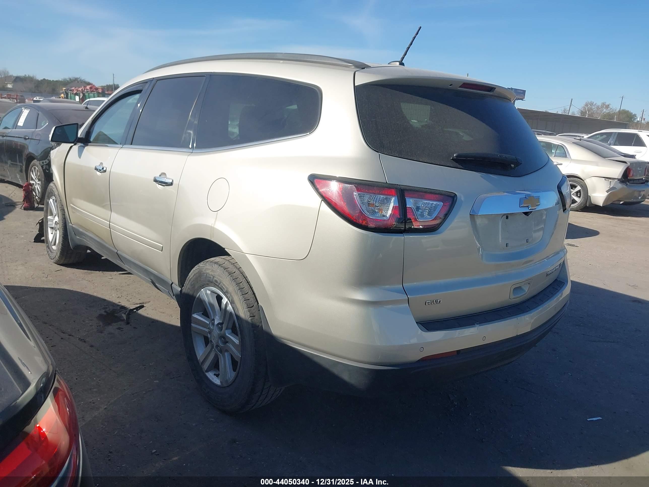 CHEVROLET TRAVERSE image 3