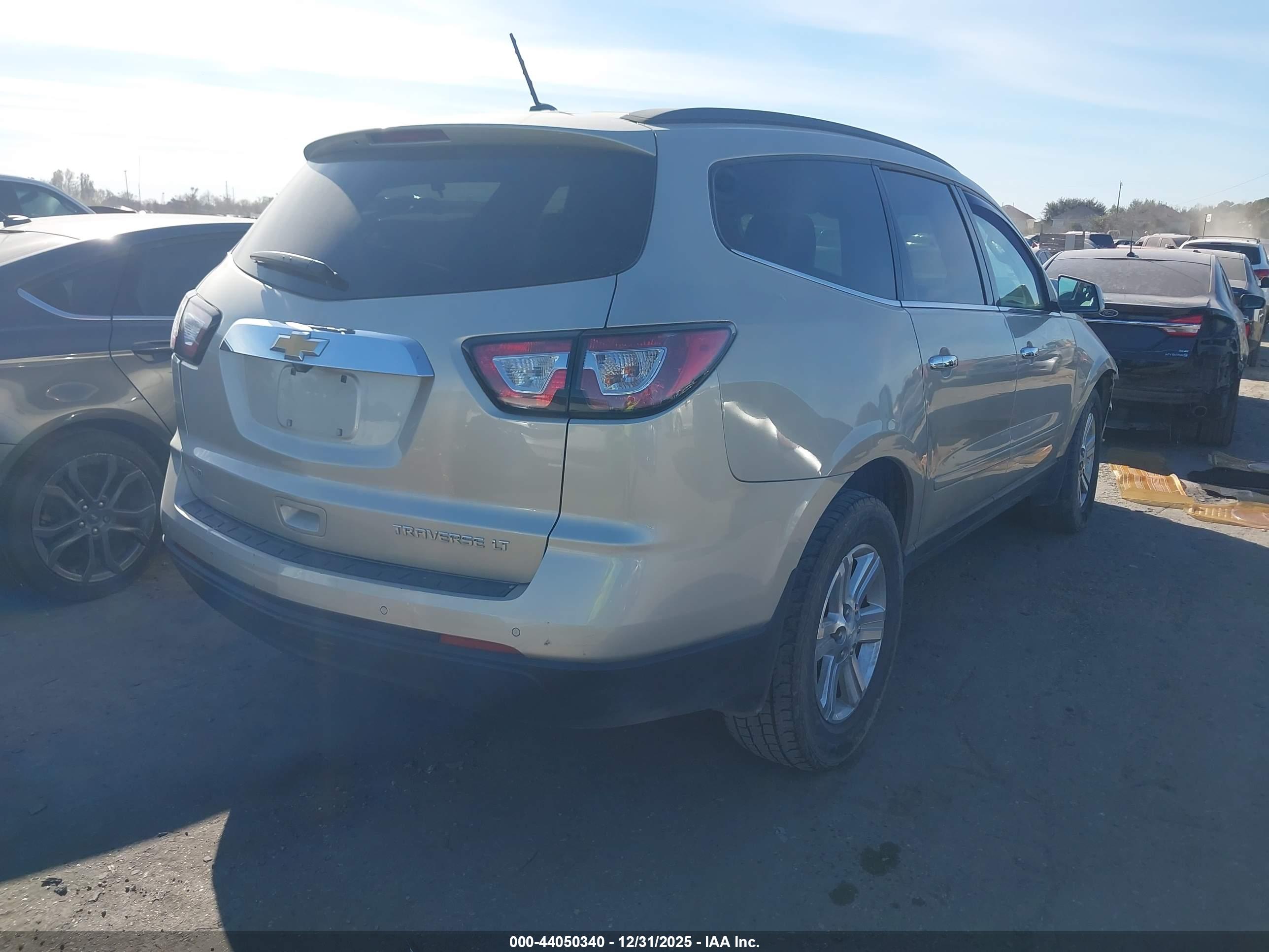 CHEVROLET TRAVERSE image 4