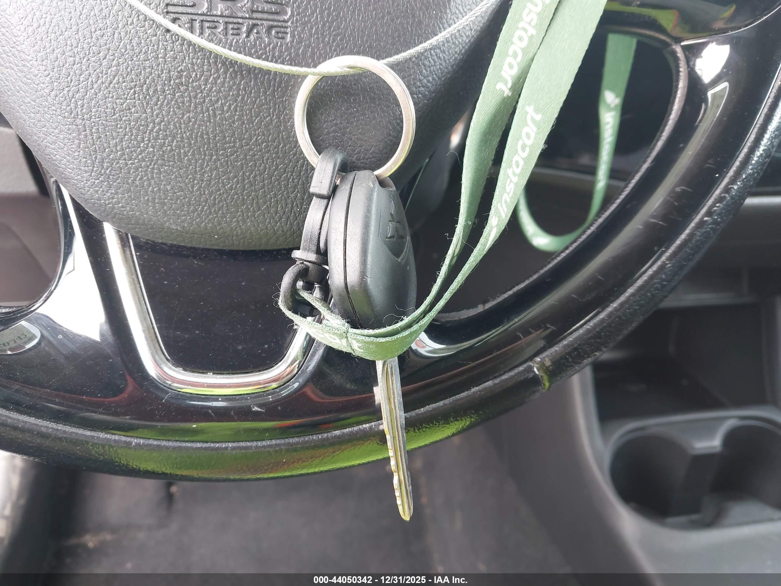 MITSUBISHI OUTLANDER image 11