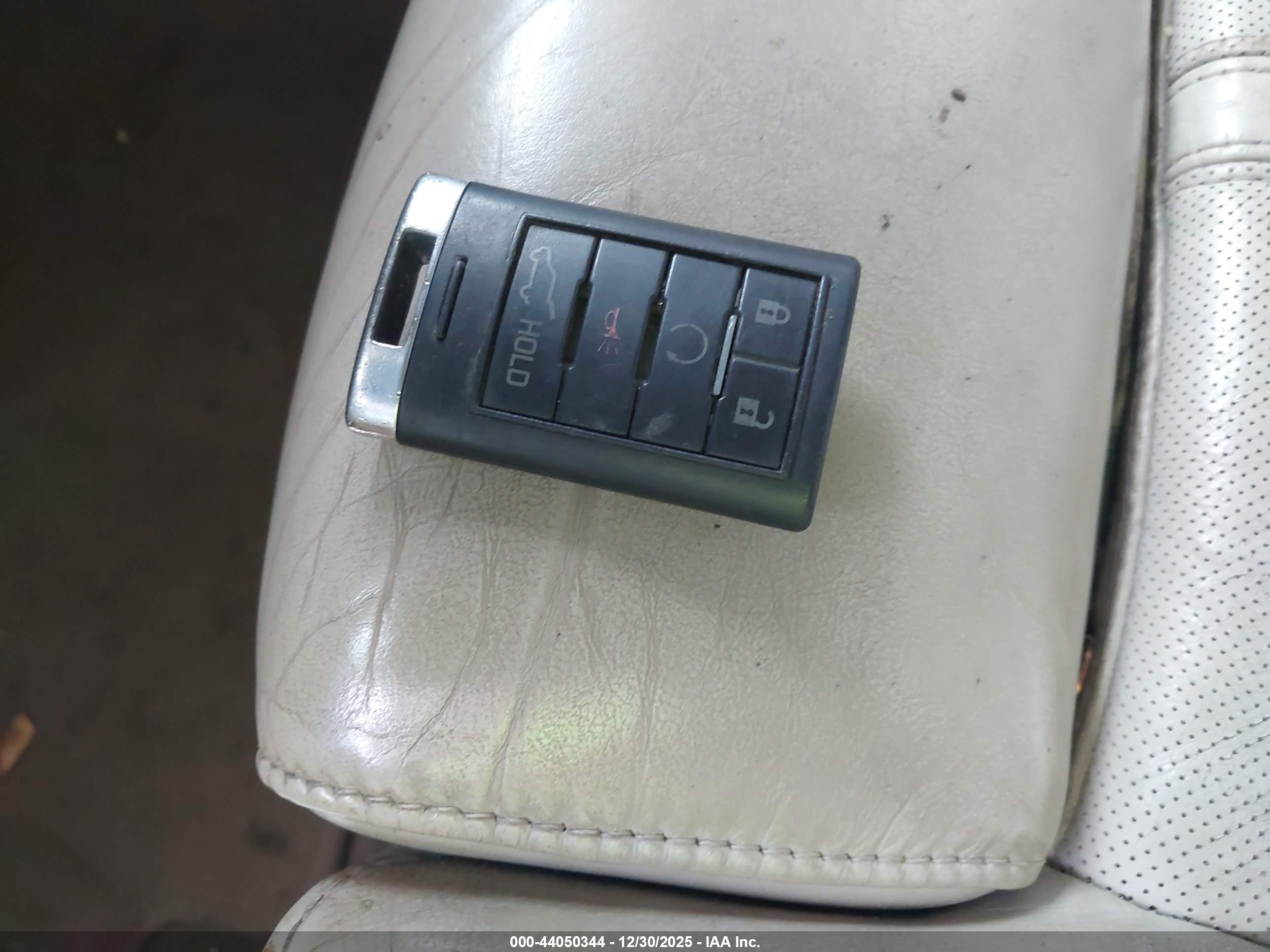 CADILLAC SRX image 11