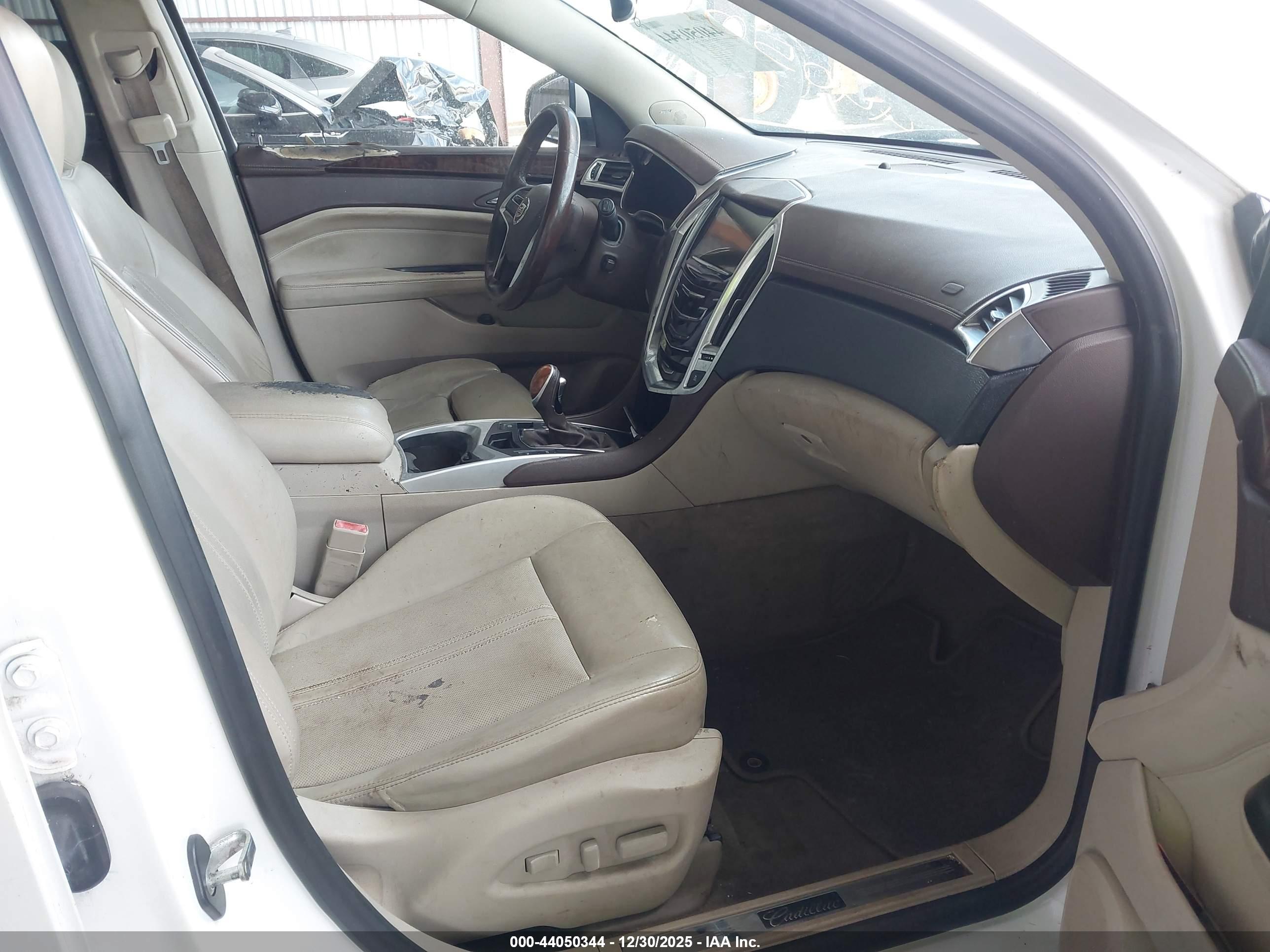 CADILLAC SRX image 5