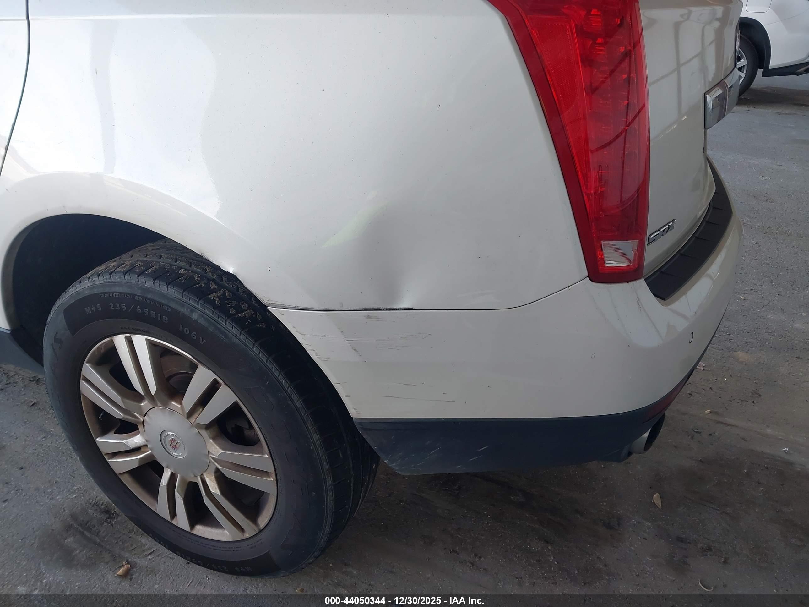 CADILLAC SRX image 6