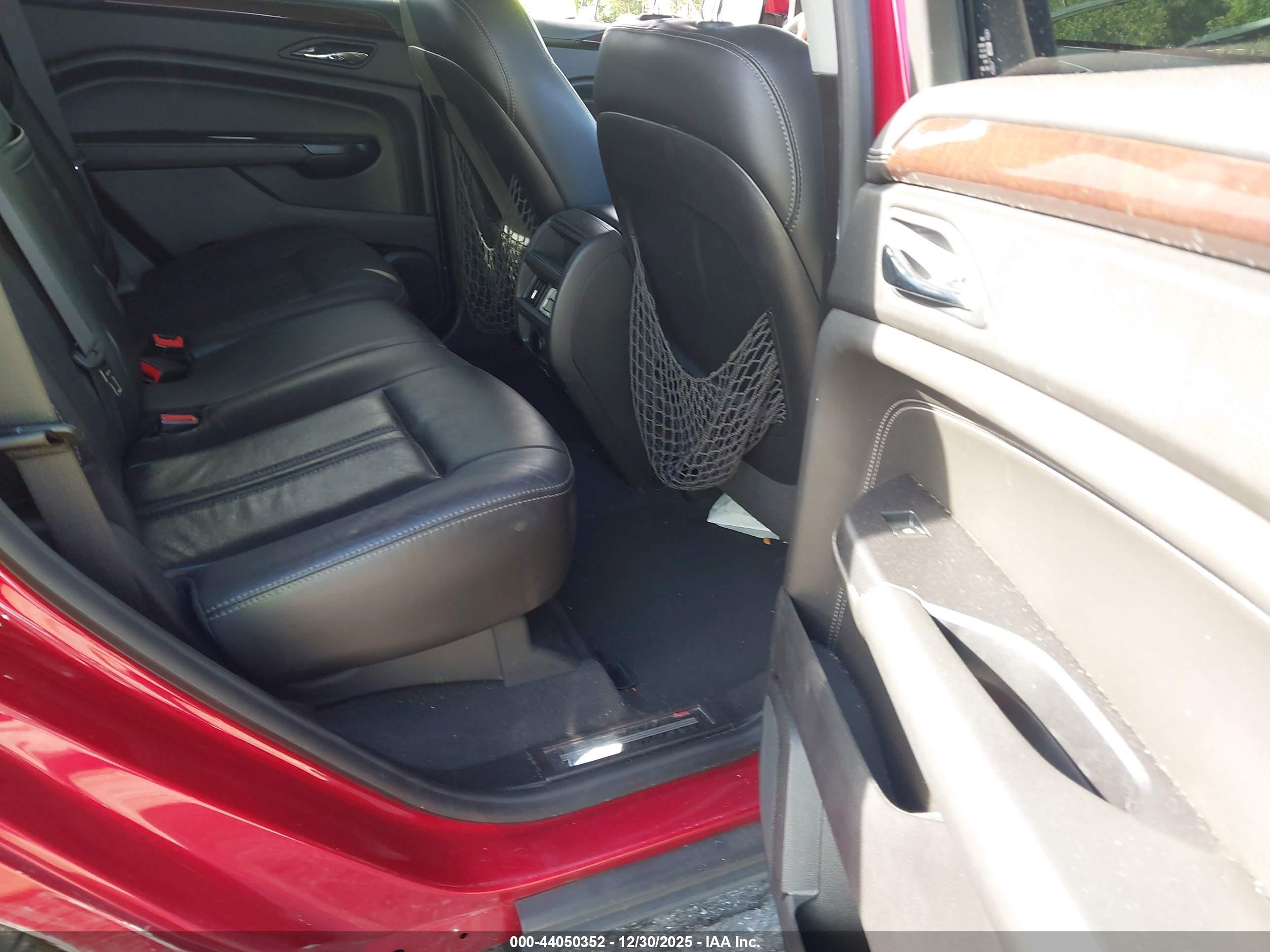 CADILLAC SRX image 8