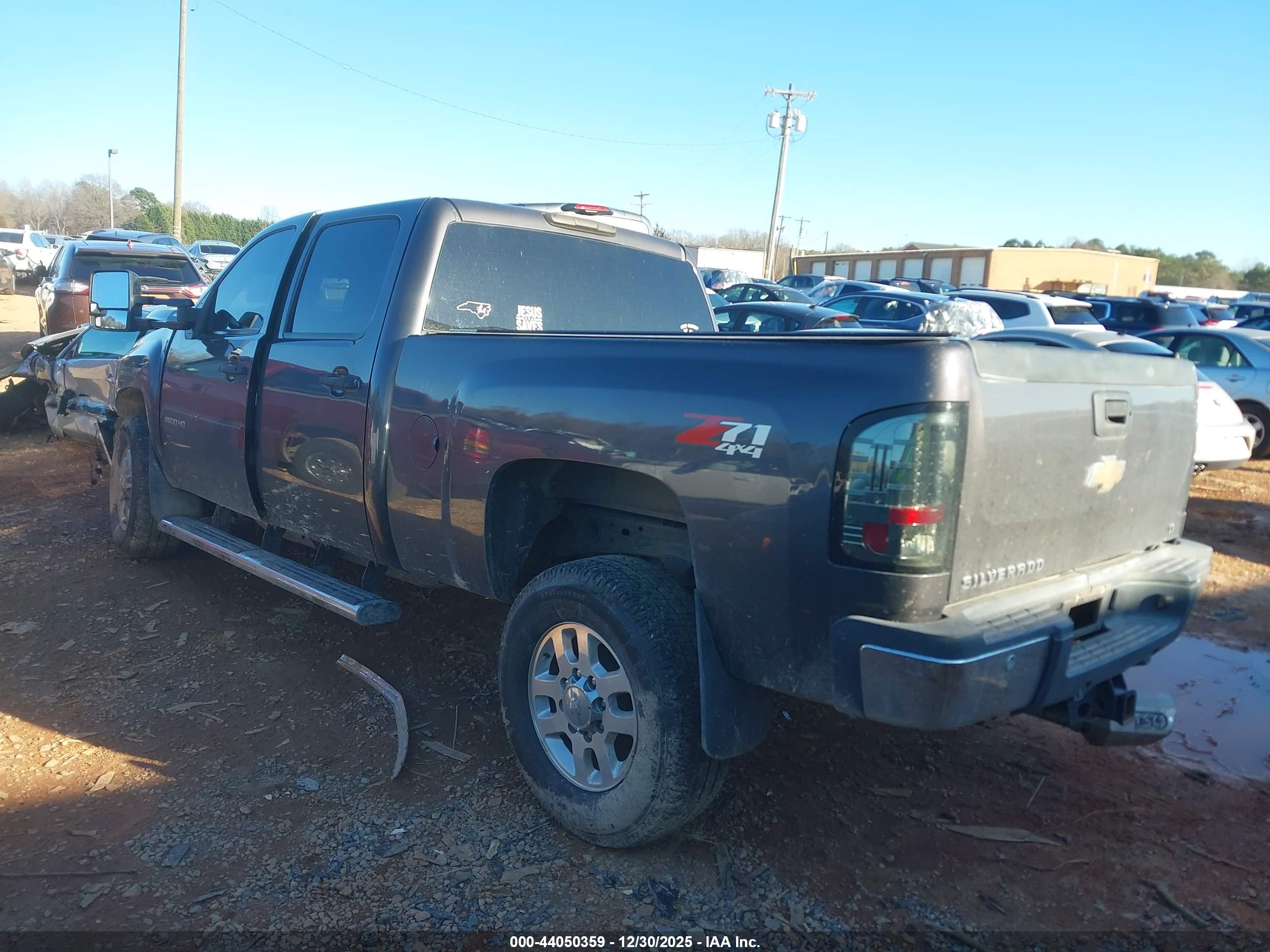 CHEVROLET SILVERADO image 3