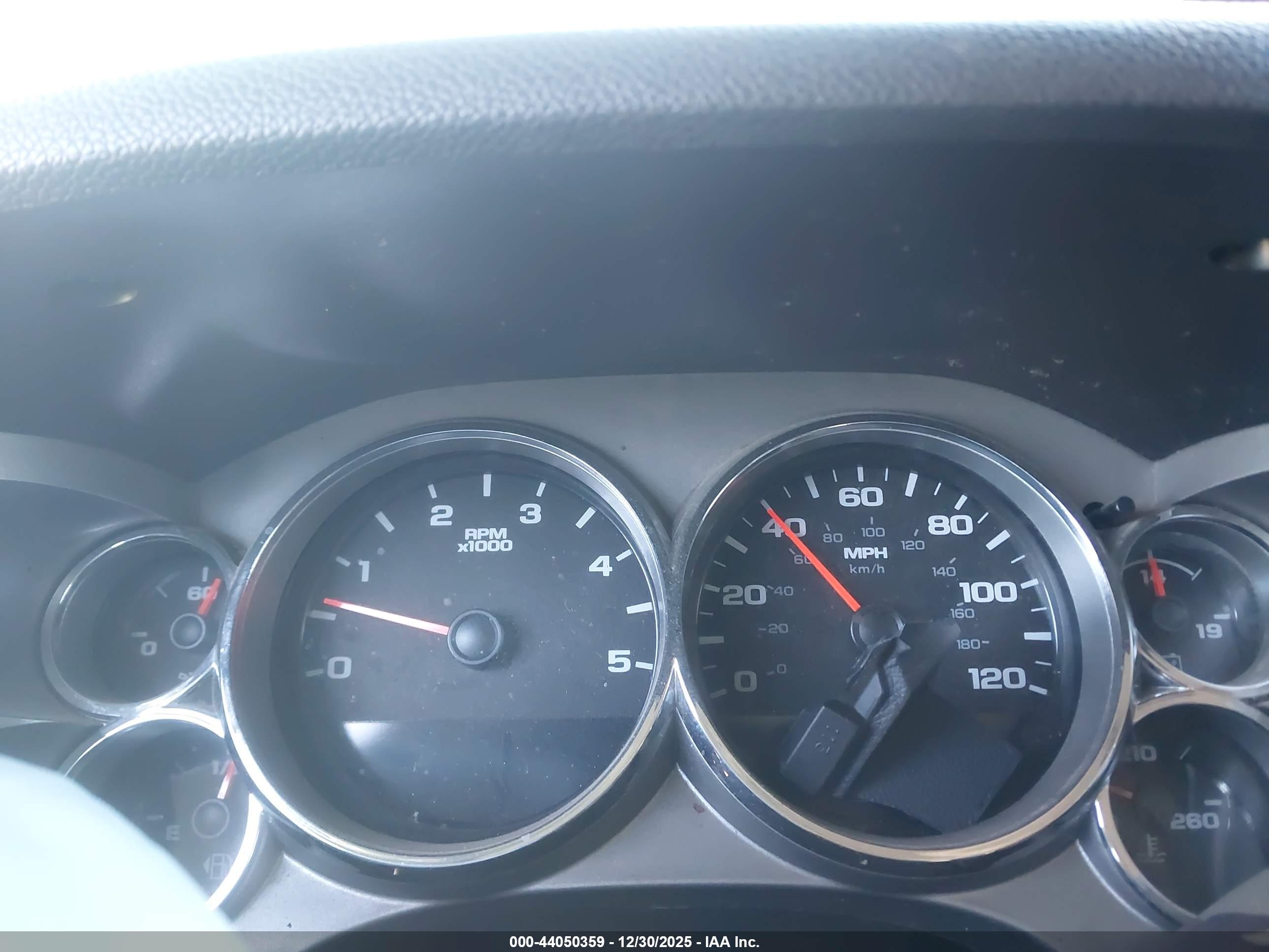 CHEVROLET SILVERADO image 7