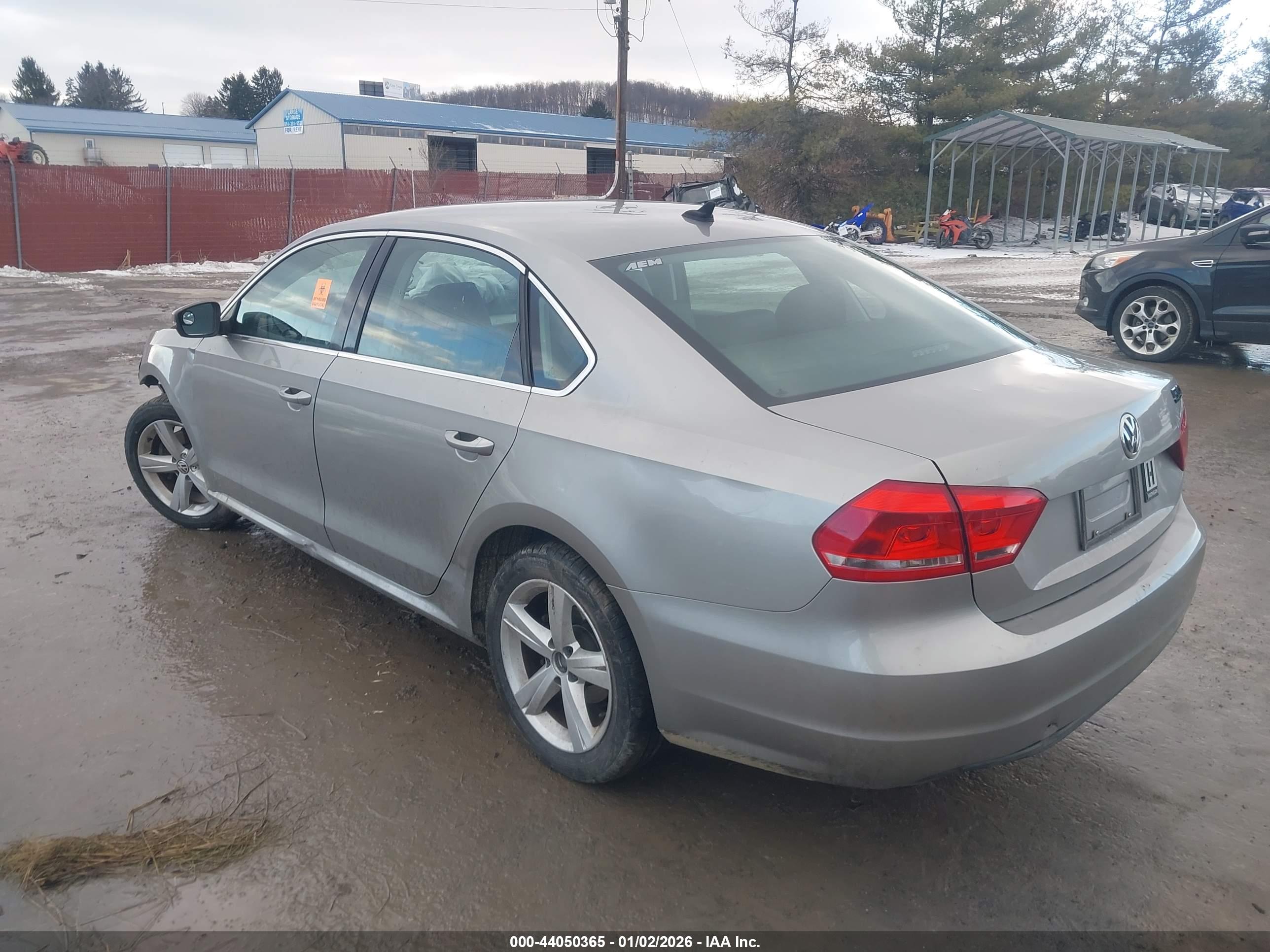 VOLKSWAGEN PASSAT image 3