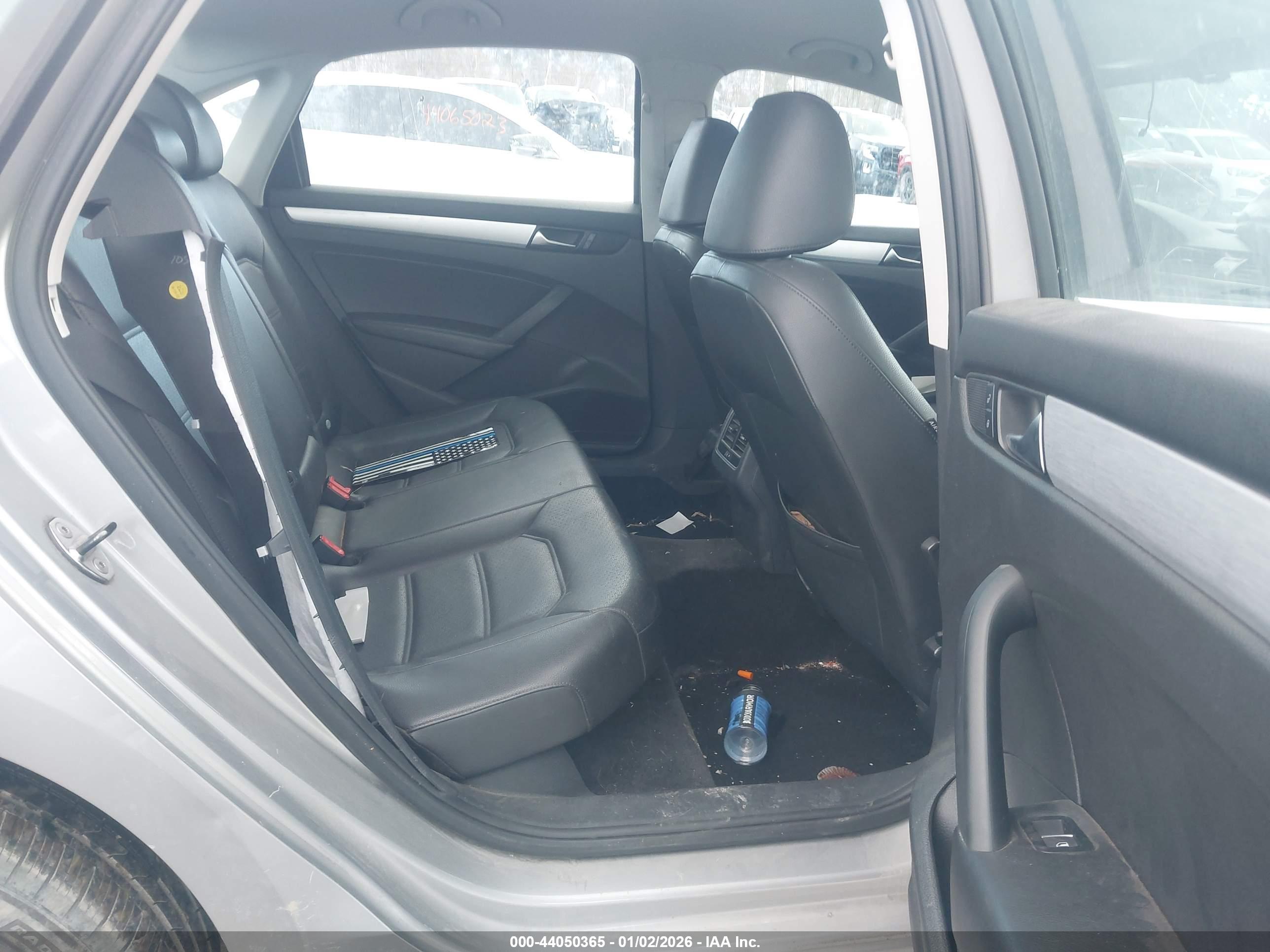 VOLKSWAGEN PASSAT image 8