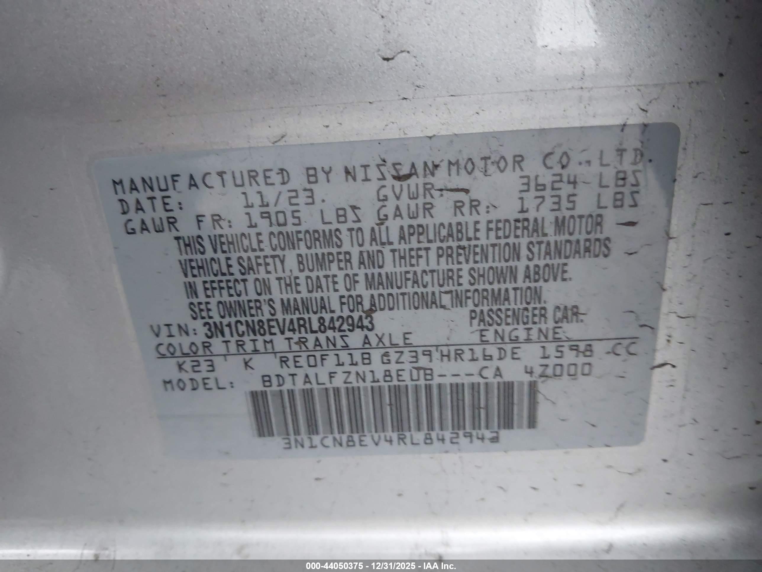 NISSAN VERSA image 9