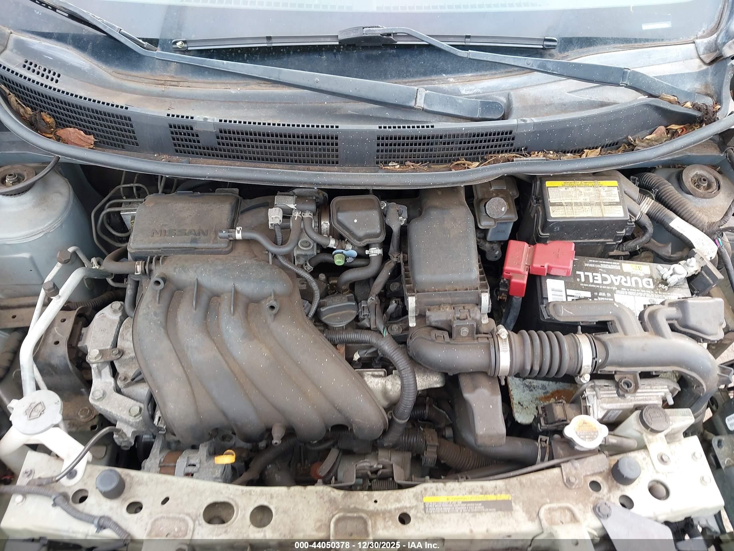 NISSAN VERSA image 10