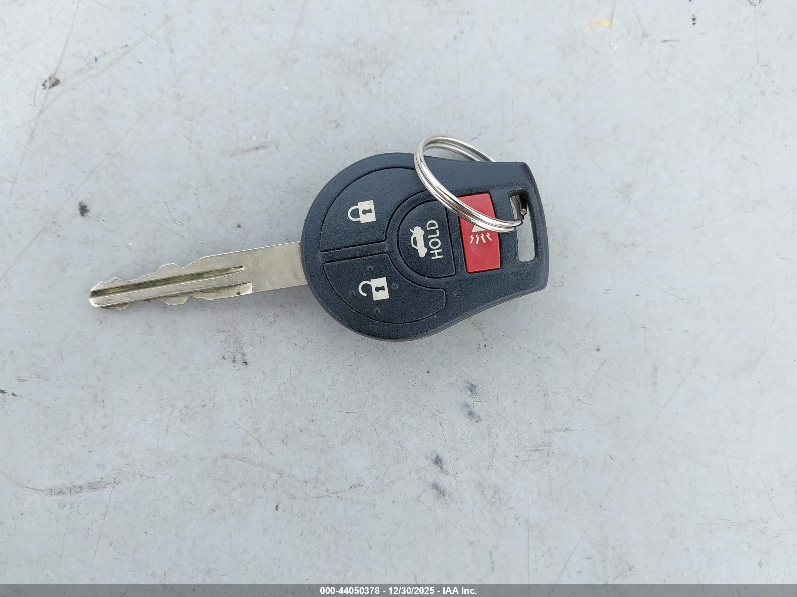 NISSAN VERSA image 11