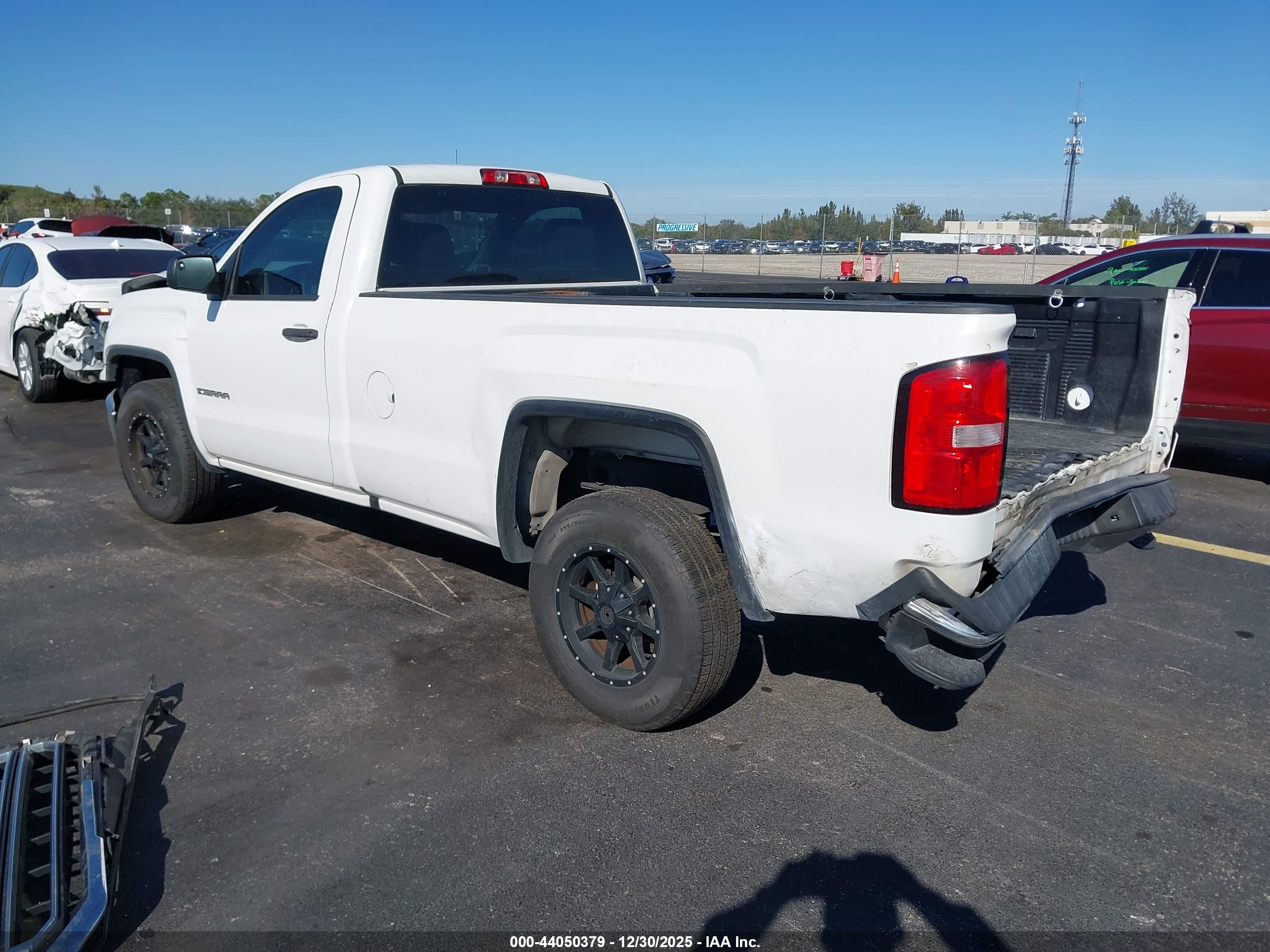 GMC SIERRA image 3
