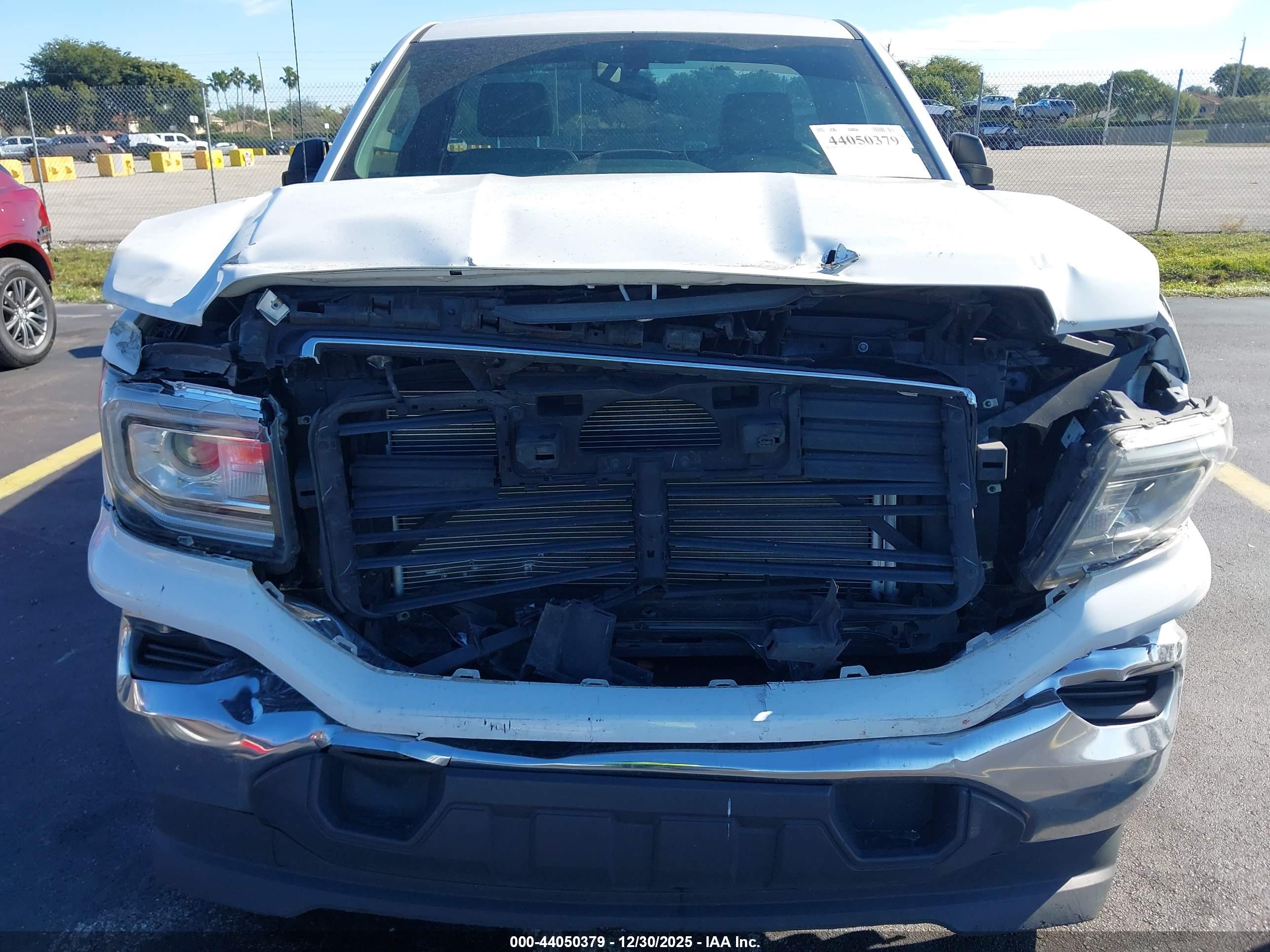 GMC SIERRA image 6