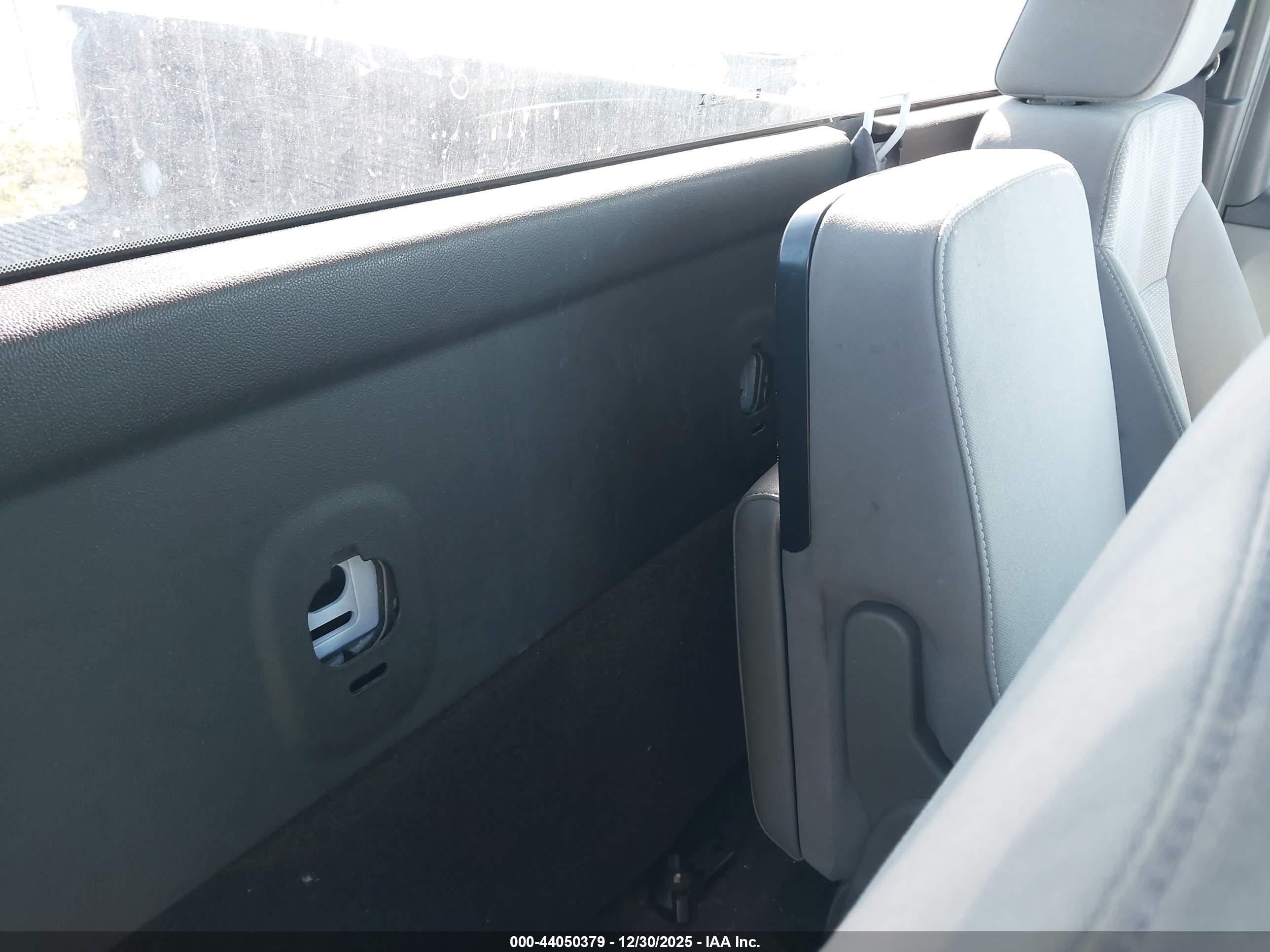 GMC SIERRA image 8