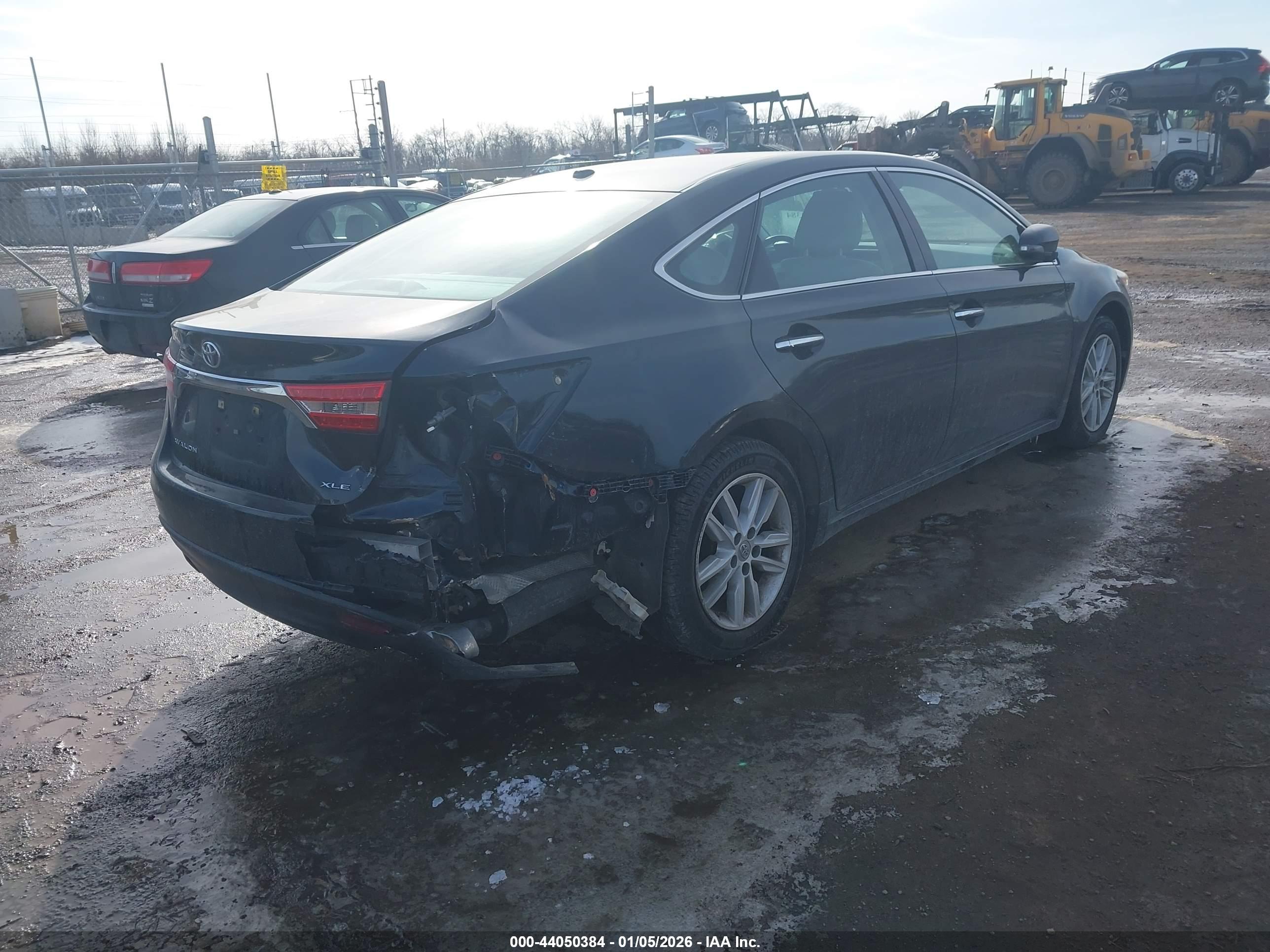 TOYOTA AVALON image 4