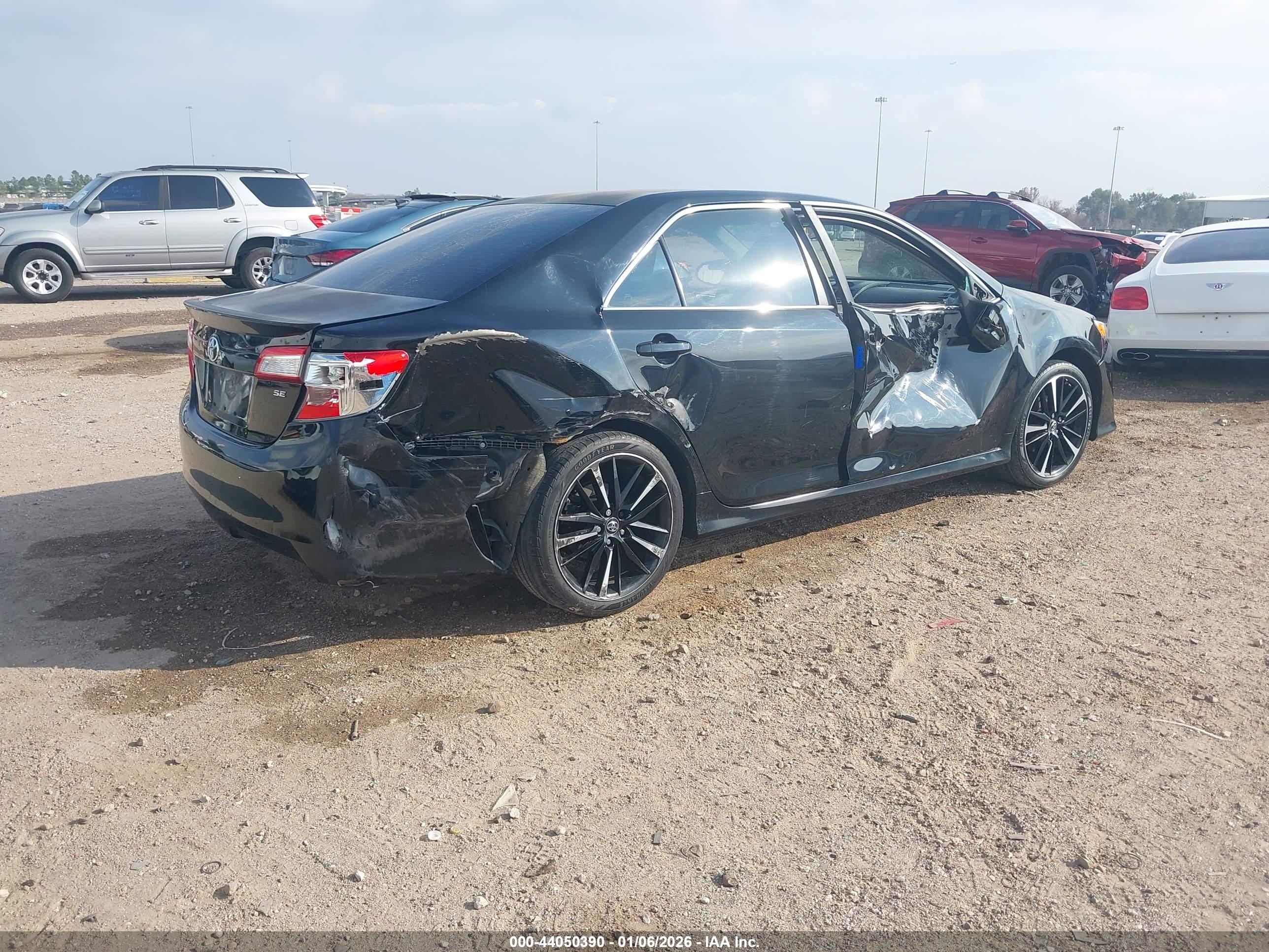 TOYOTA CAMRY image 4