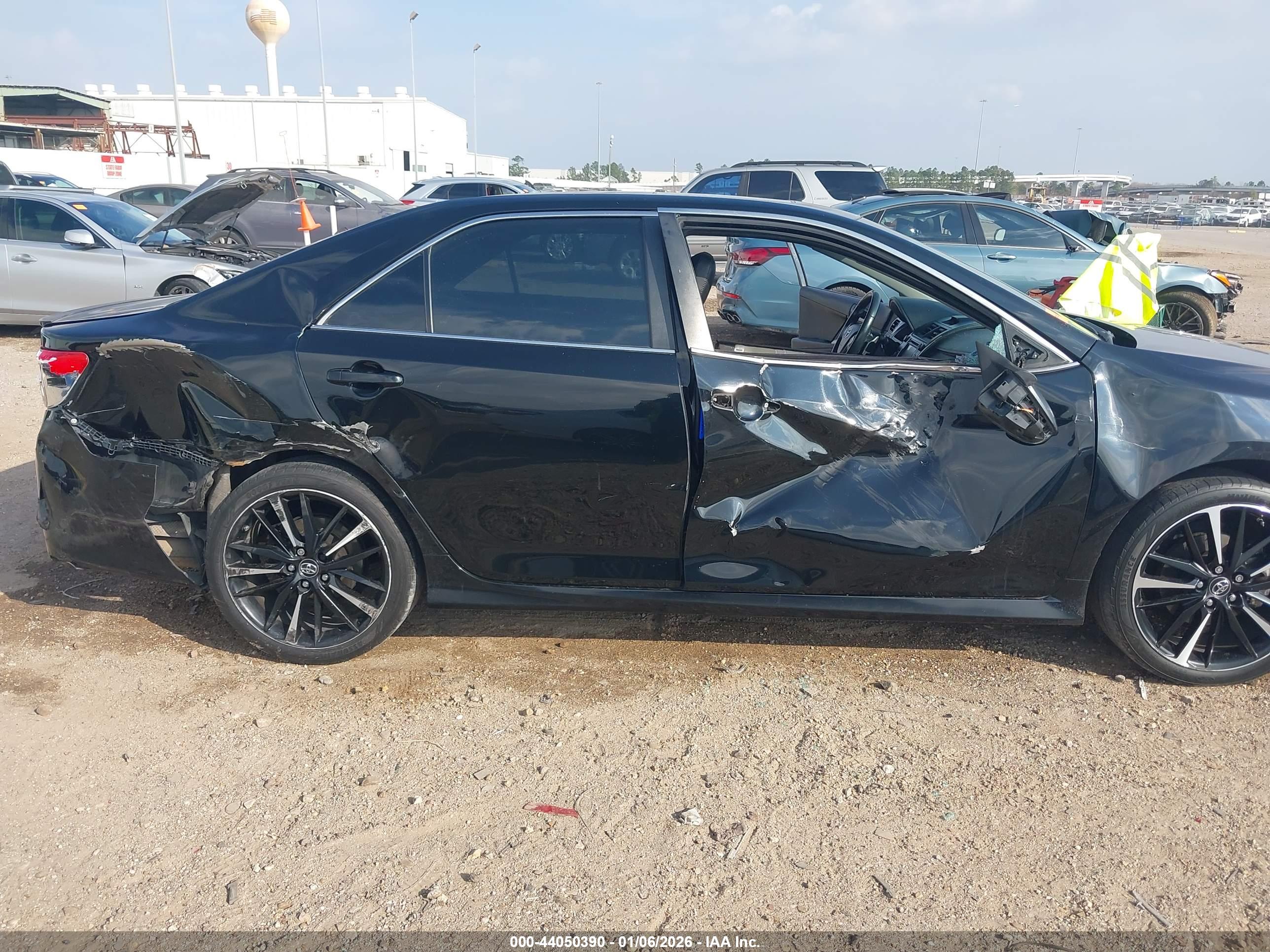 TOYOTA CAMRY image 6