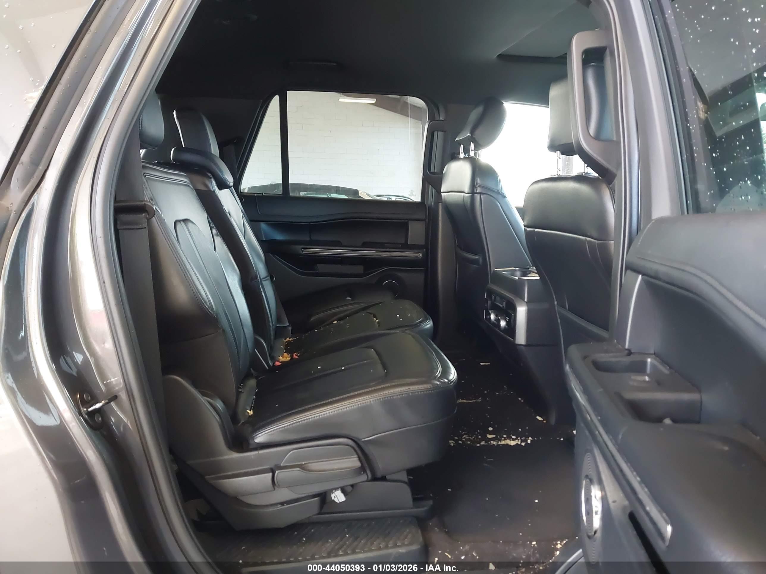 FORD EXPEDITION image 8