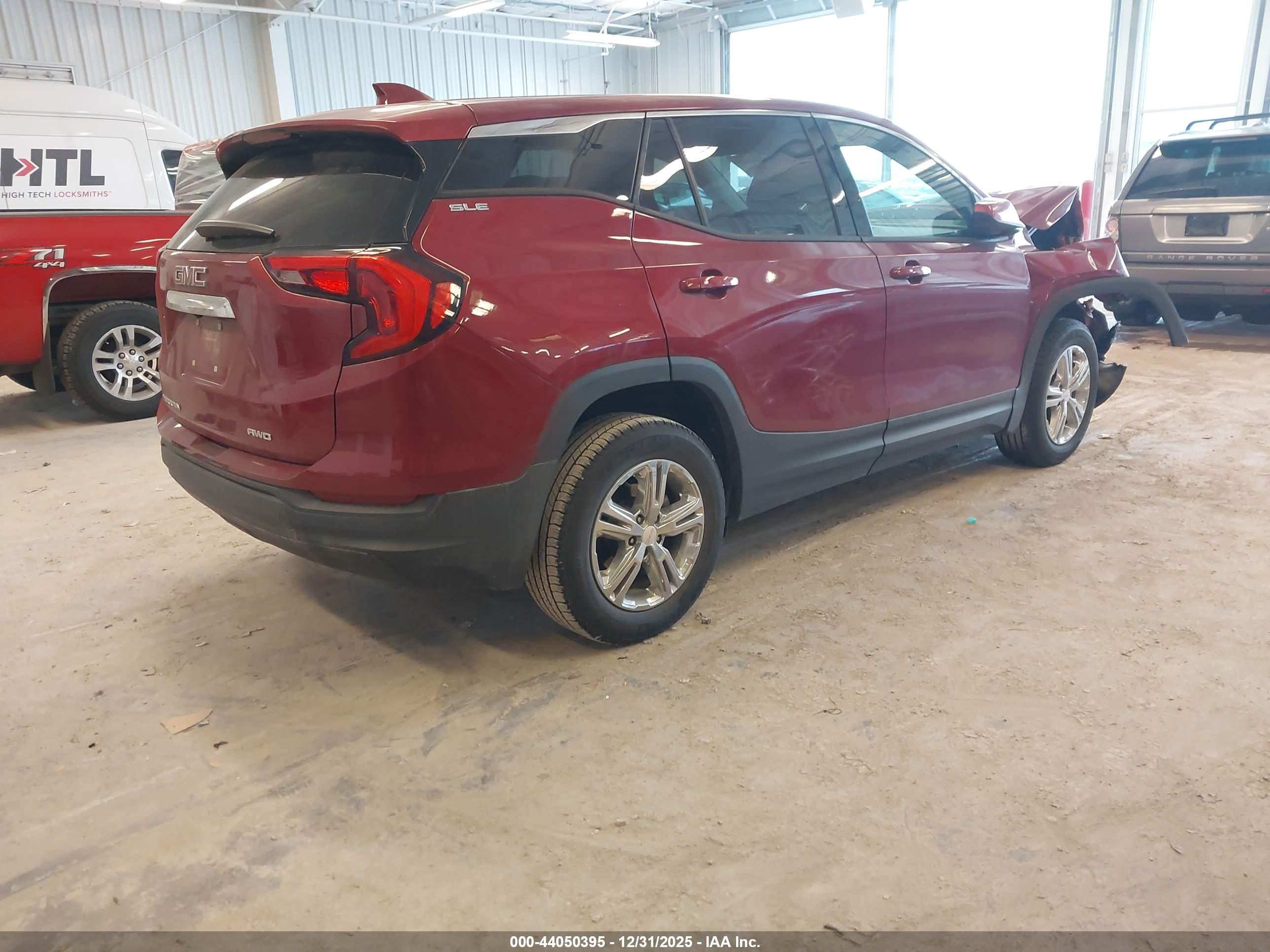 GMC TERRAIN image 4