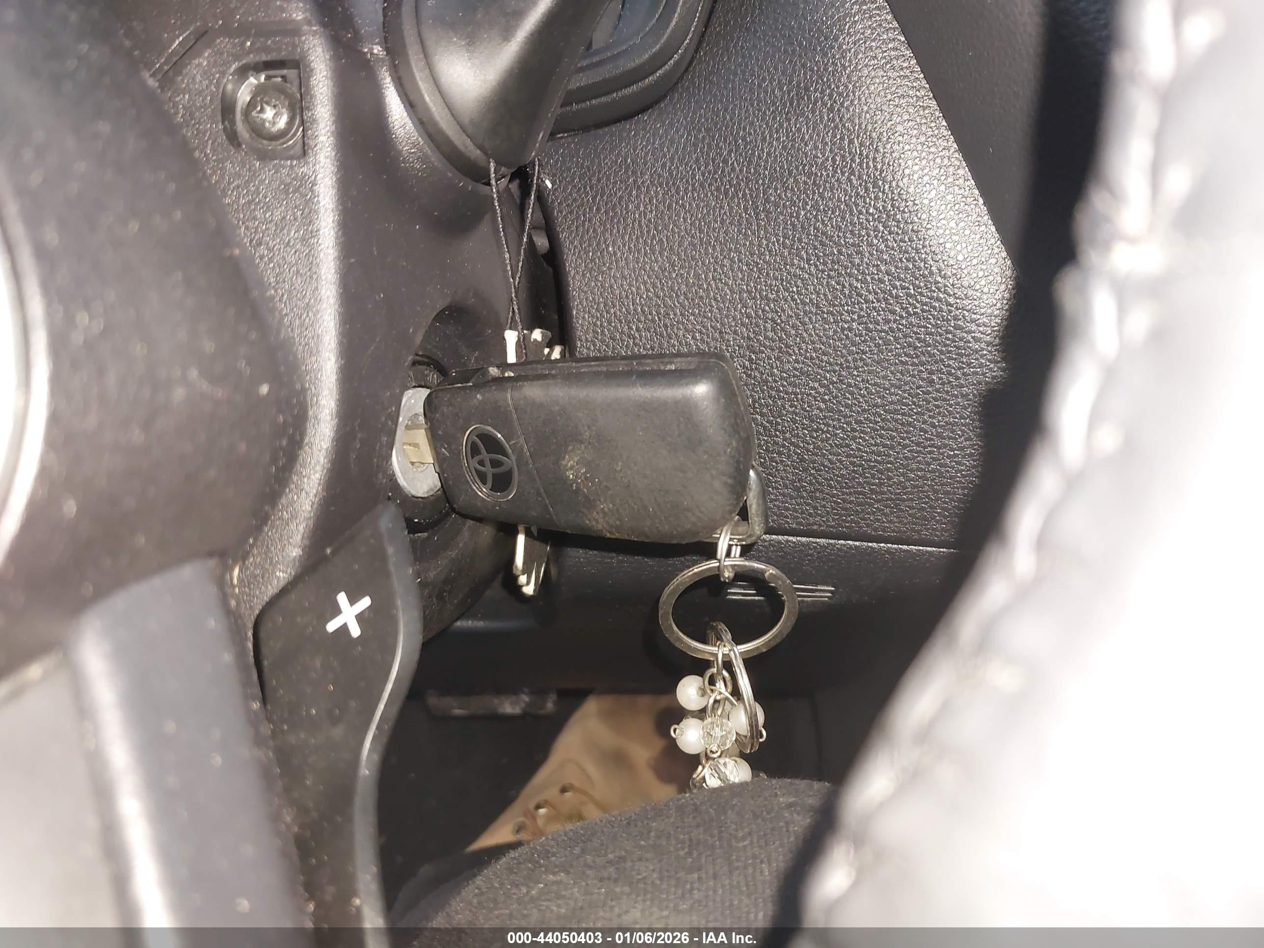TOYOTA COROLLA image 11