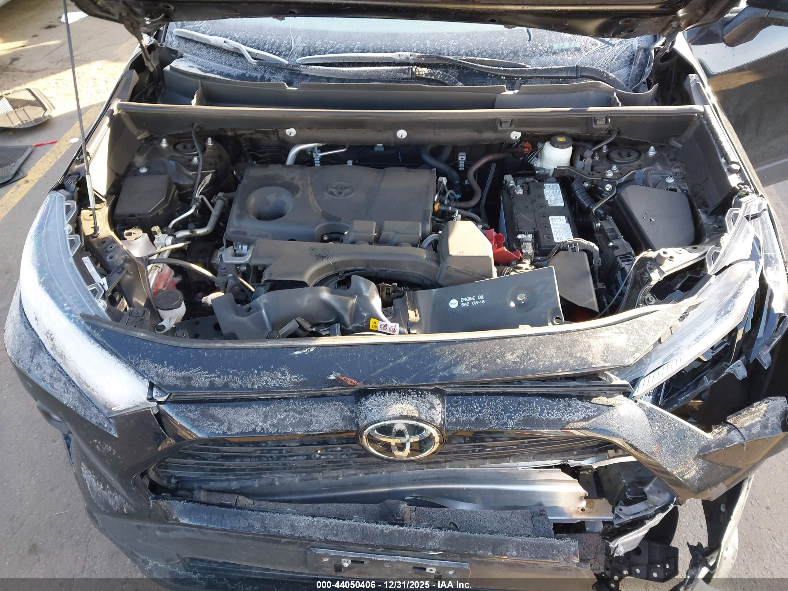 TOYOTA RAV4 image 10