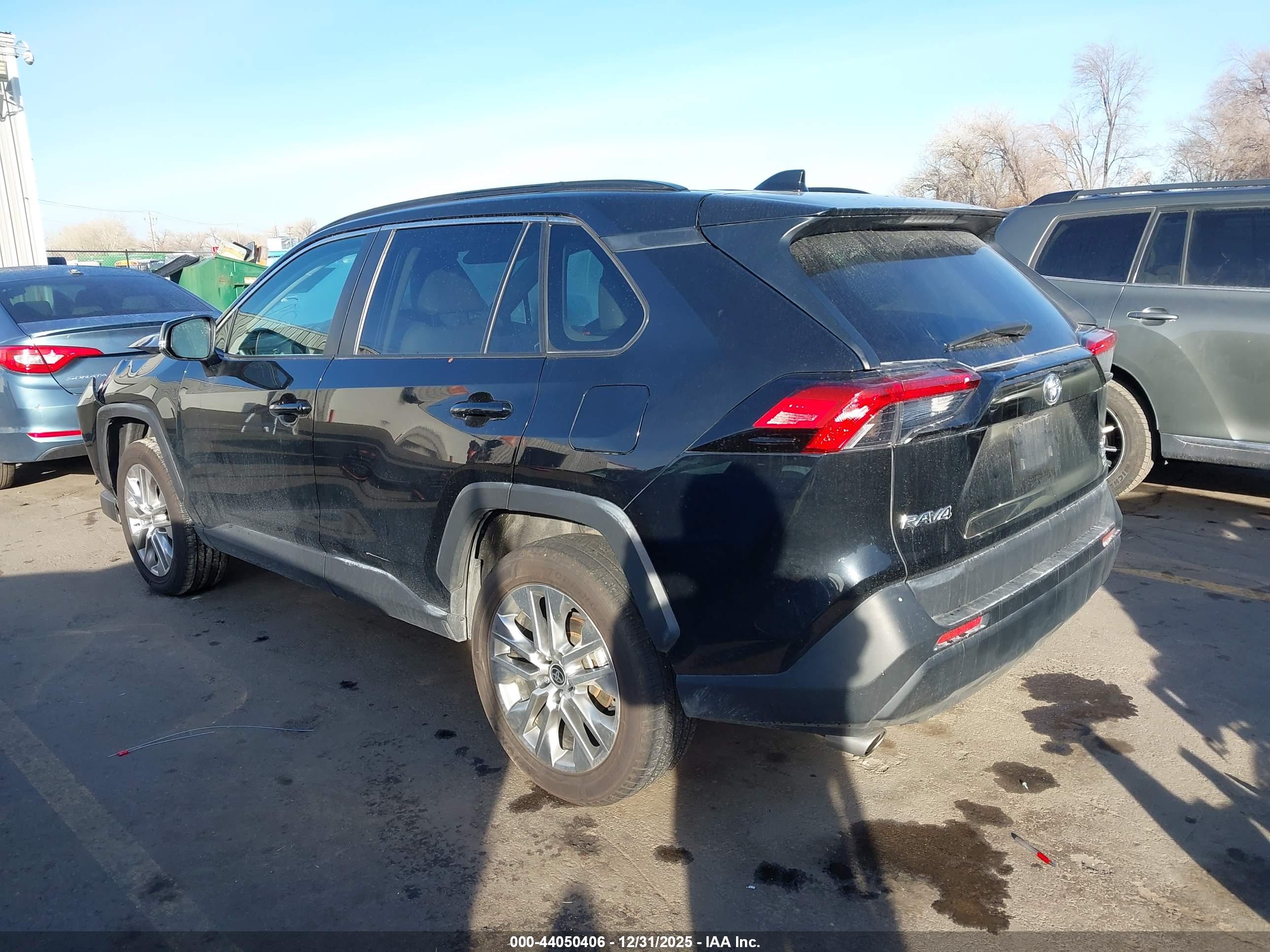 TOYOTA RAV4 image 3