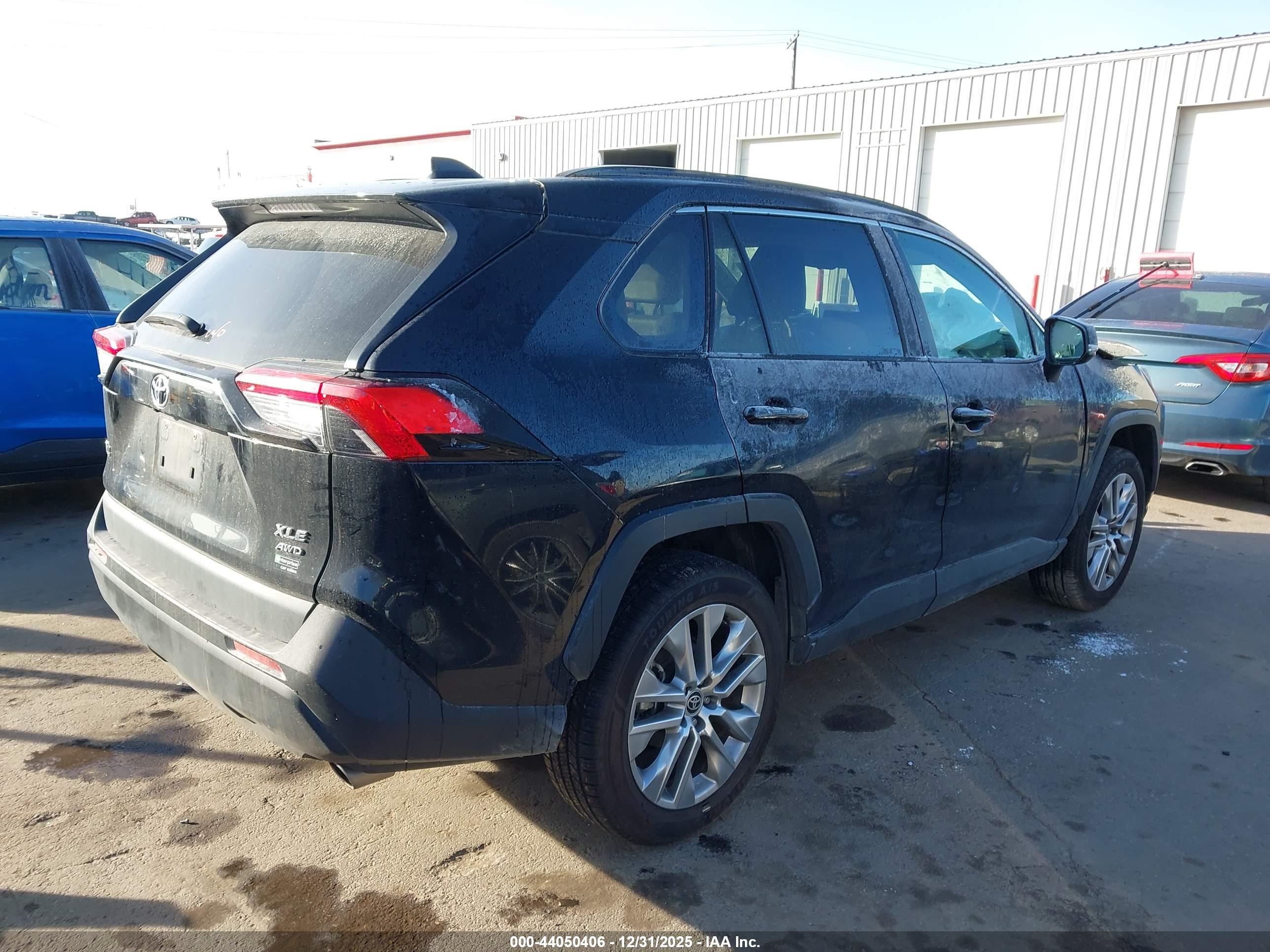 TOYOTA RAV4 image 4