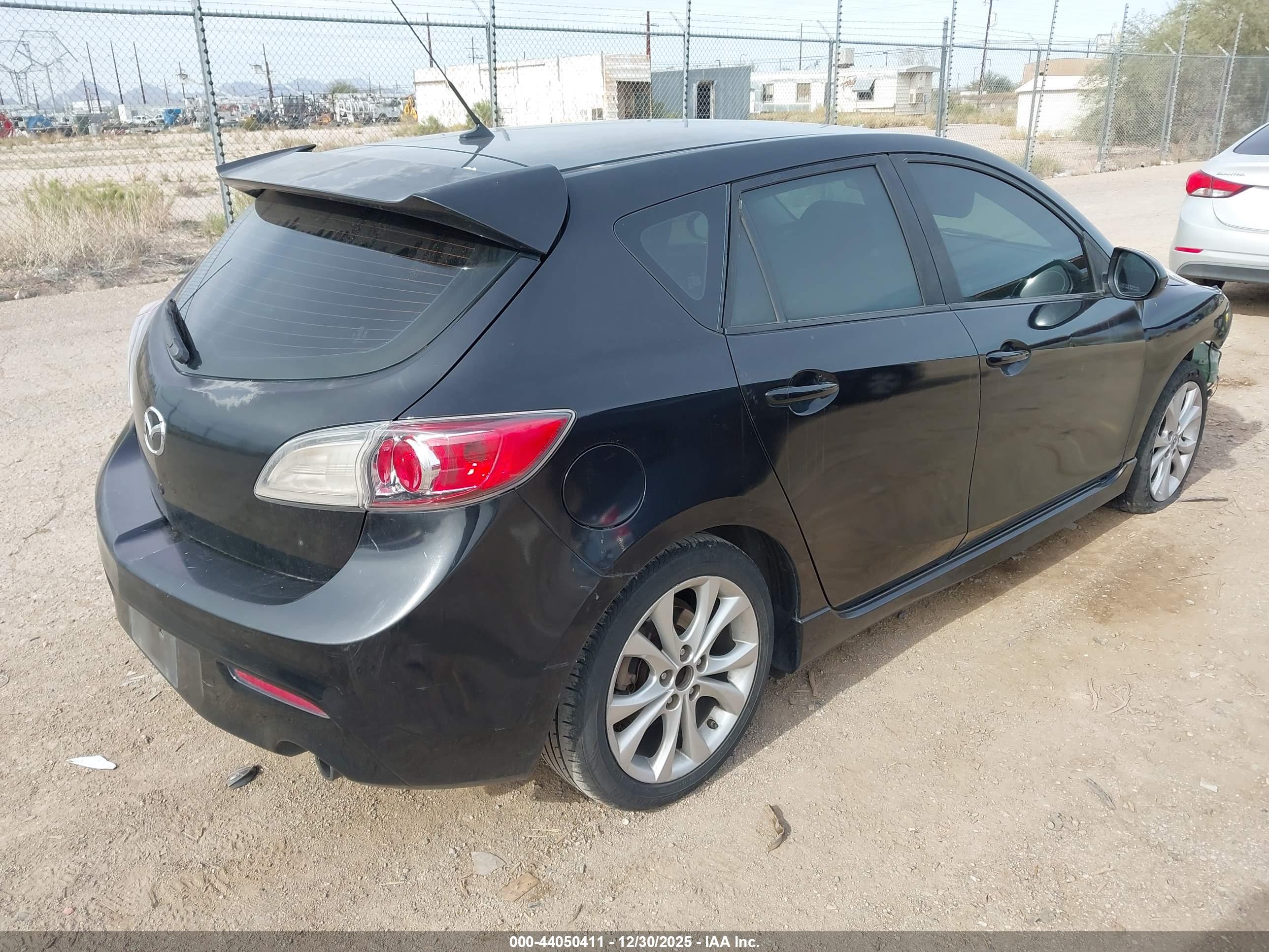 MAZDA MAZDA3 image 4